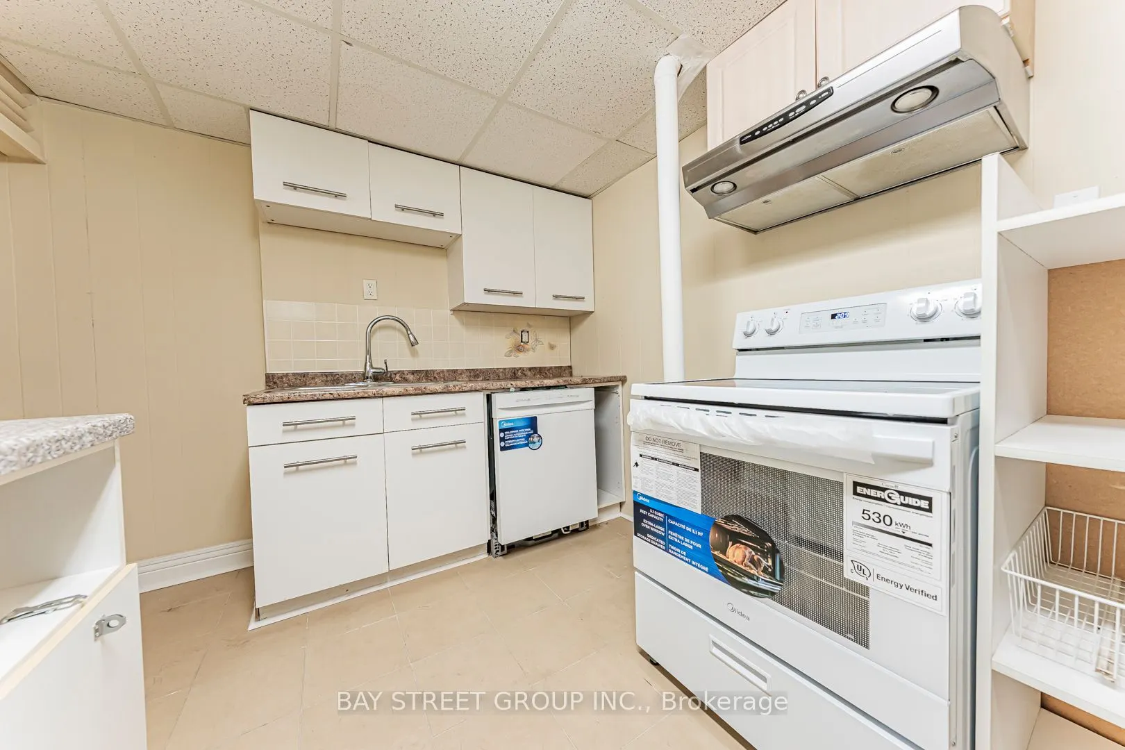149 Hendon Avenue #Lower