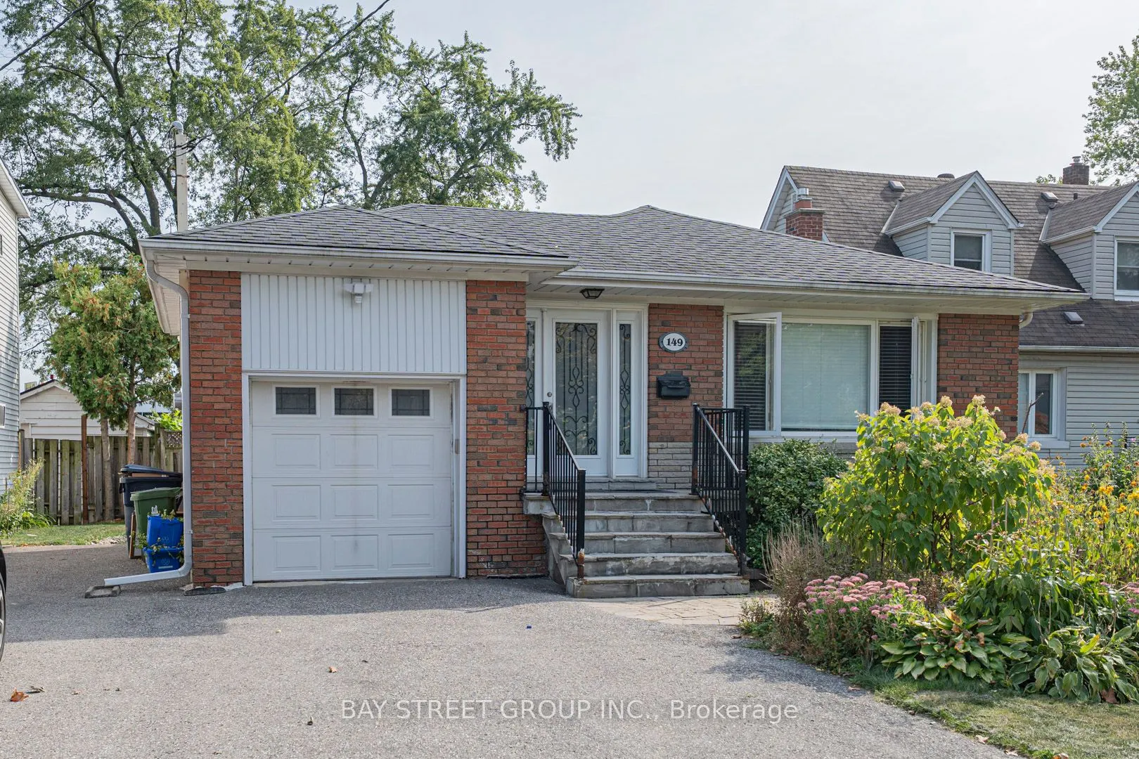 149 Hendon Avenue #Lower