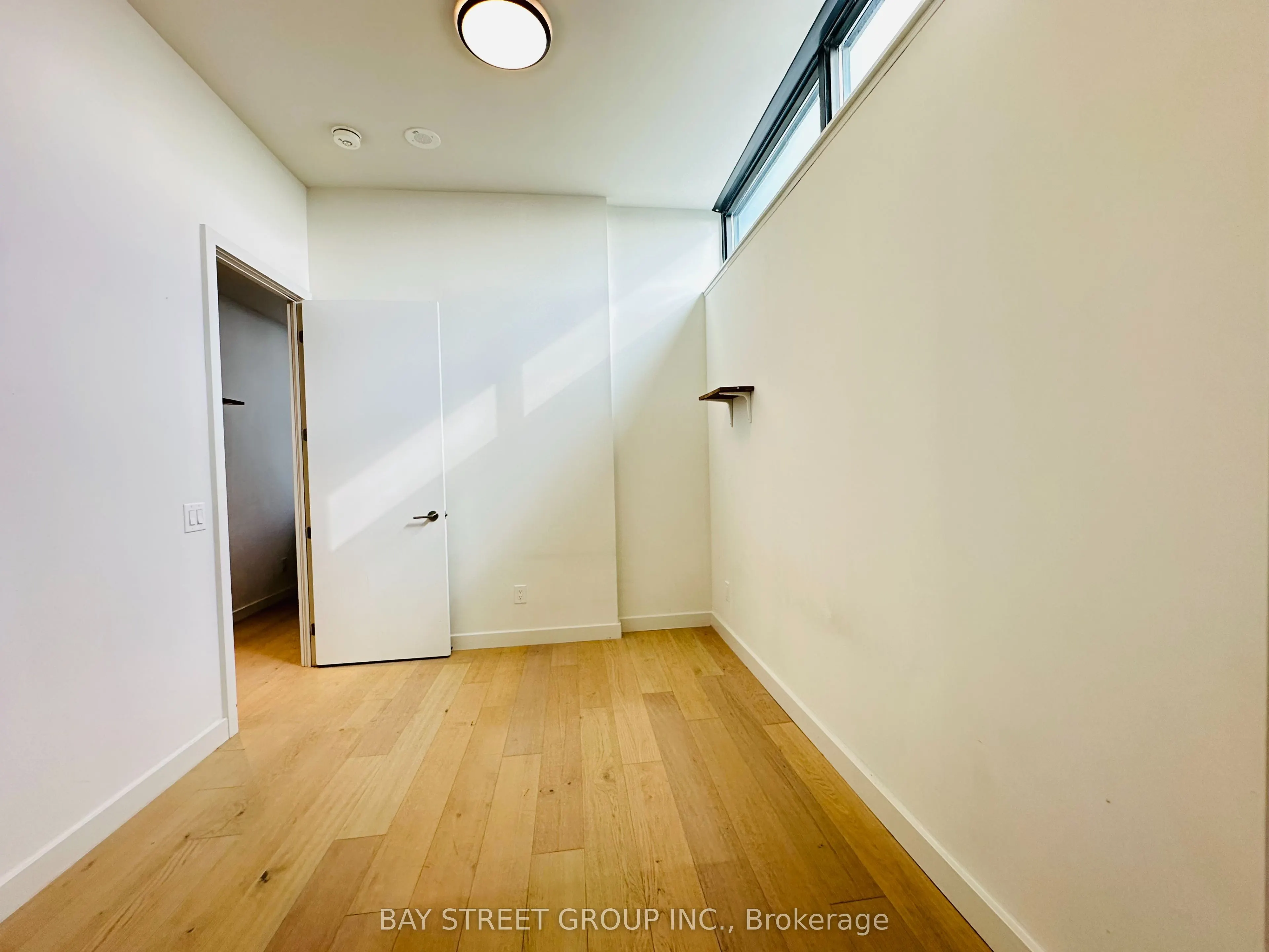 81 Wellesley Street E #2207