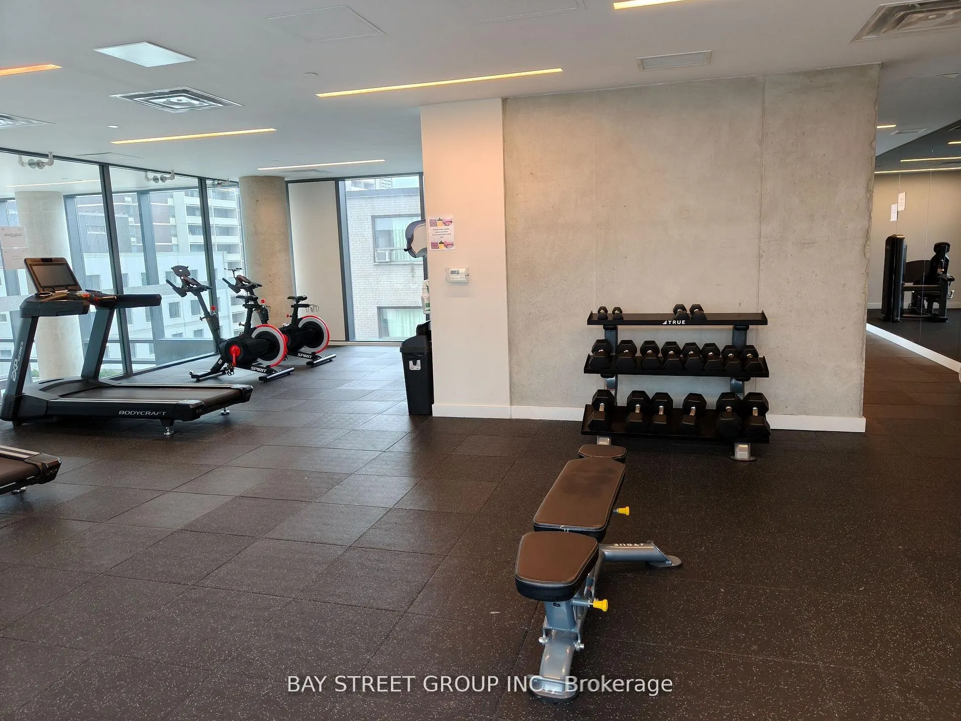 81 Wellesley Street E #2207