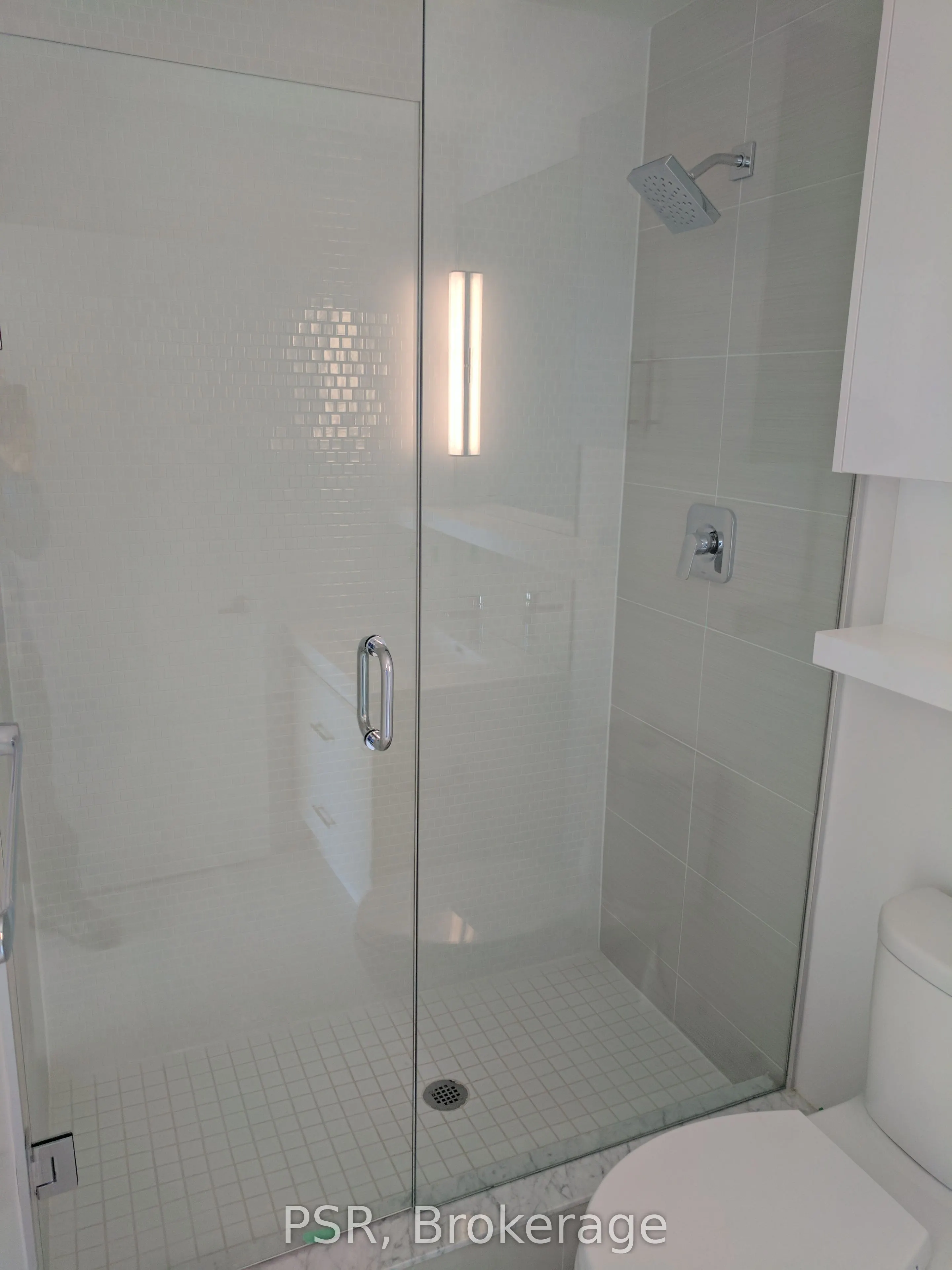 150 Fairview Mall Drive #211