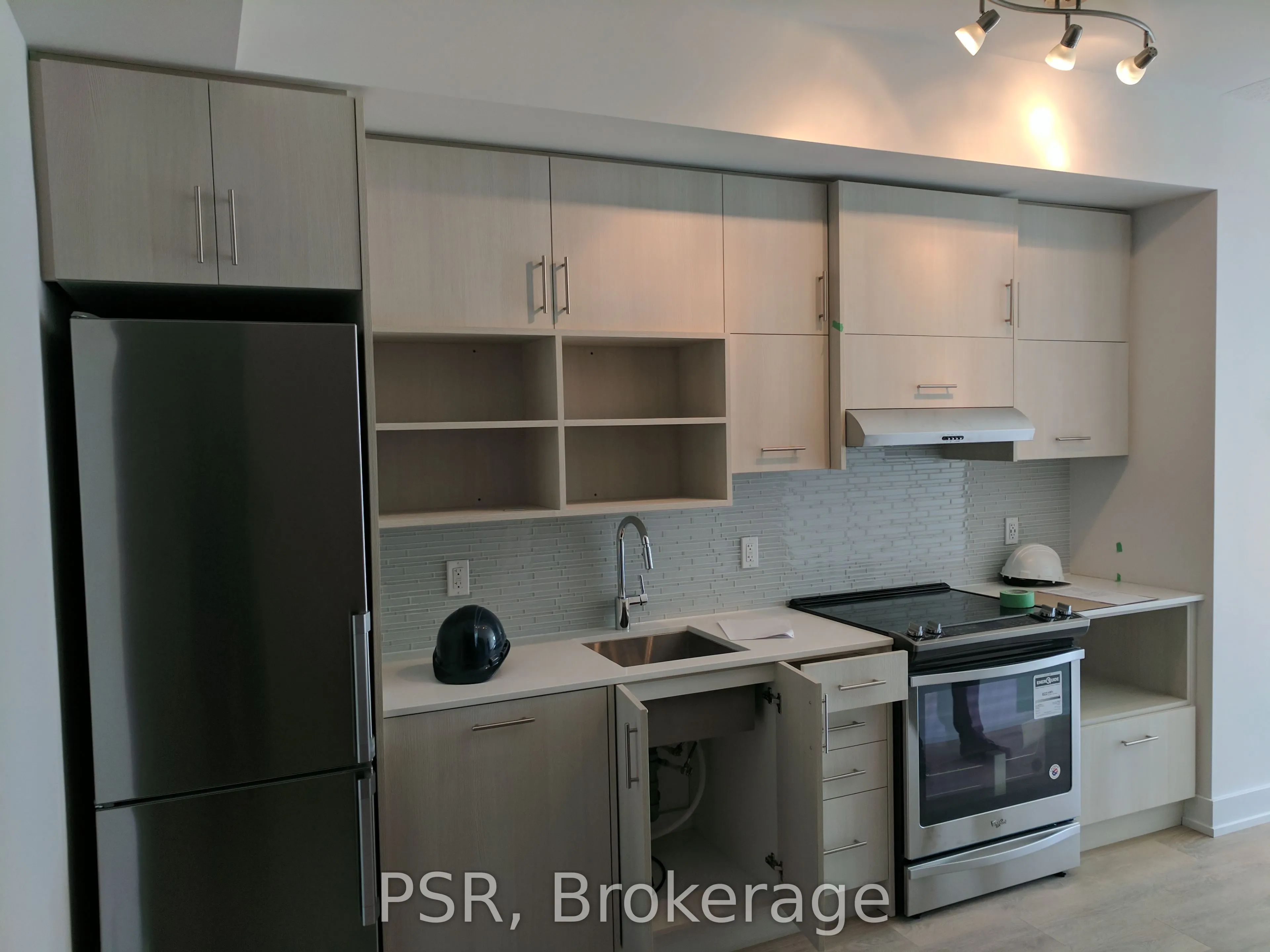 150 Fairview Mall Drive #211