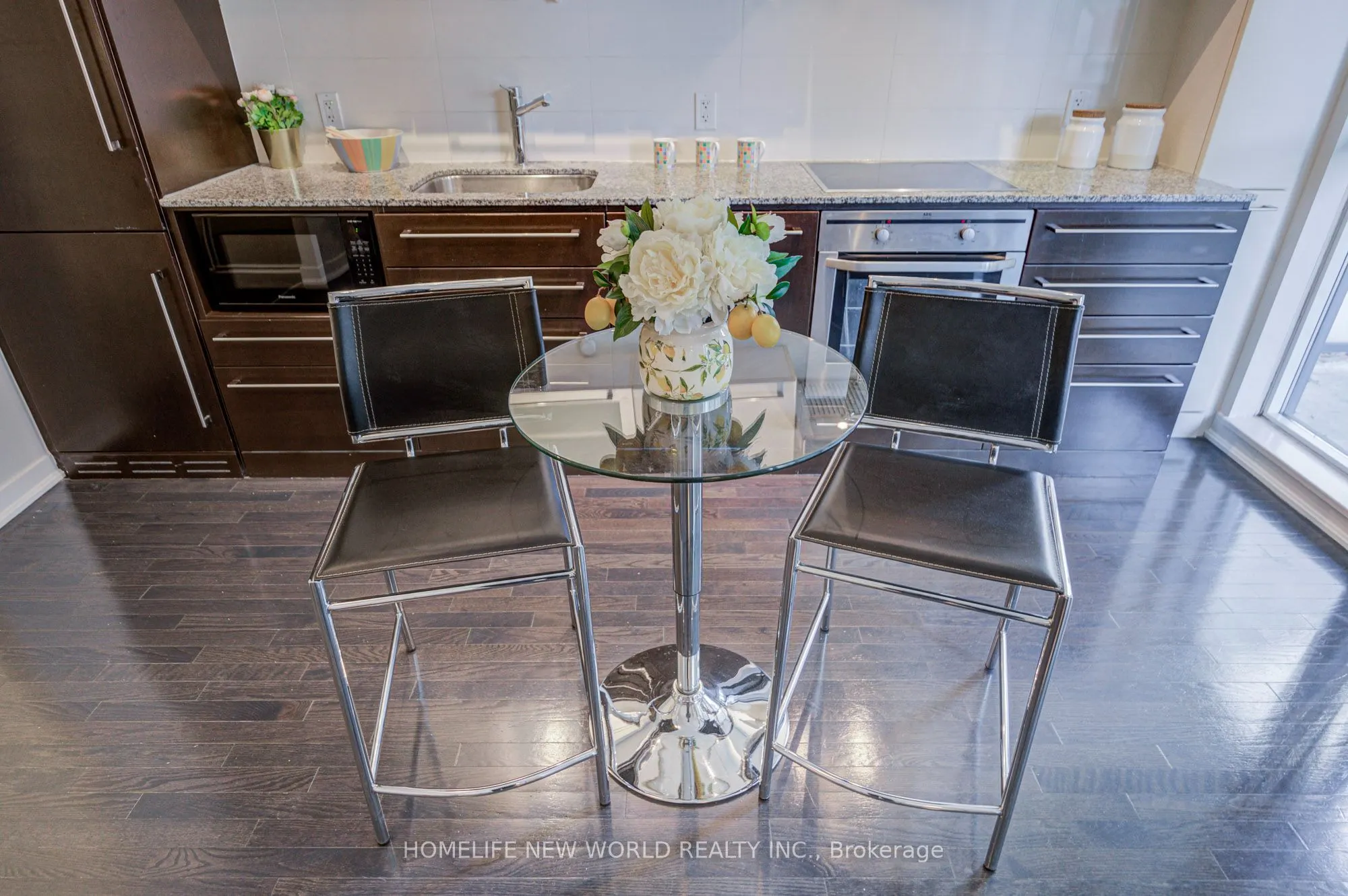 770 Bay Street #508