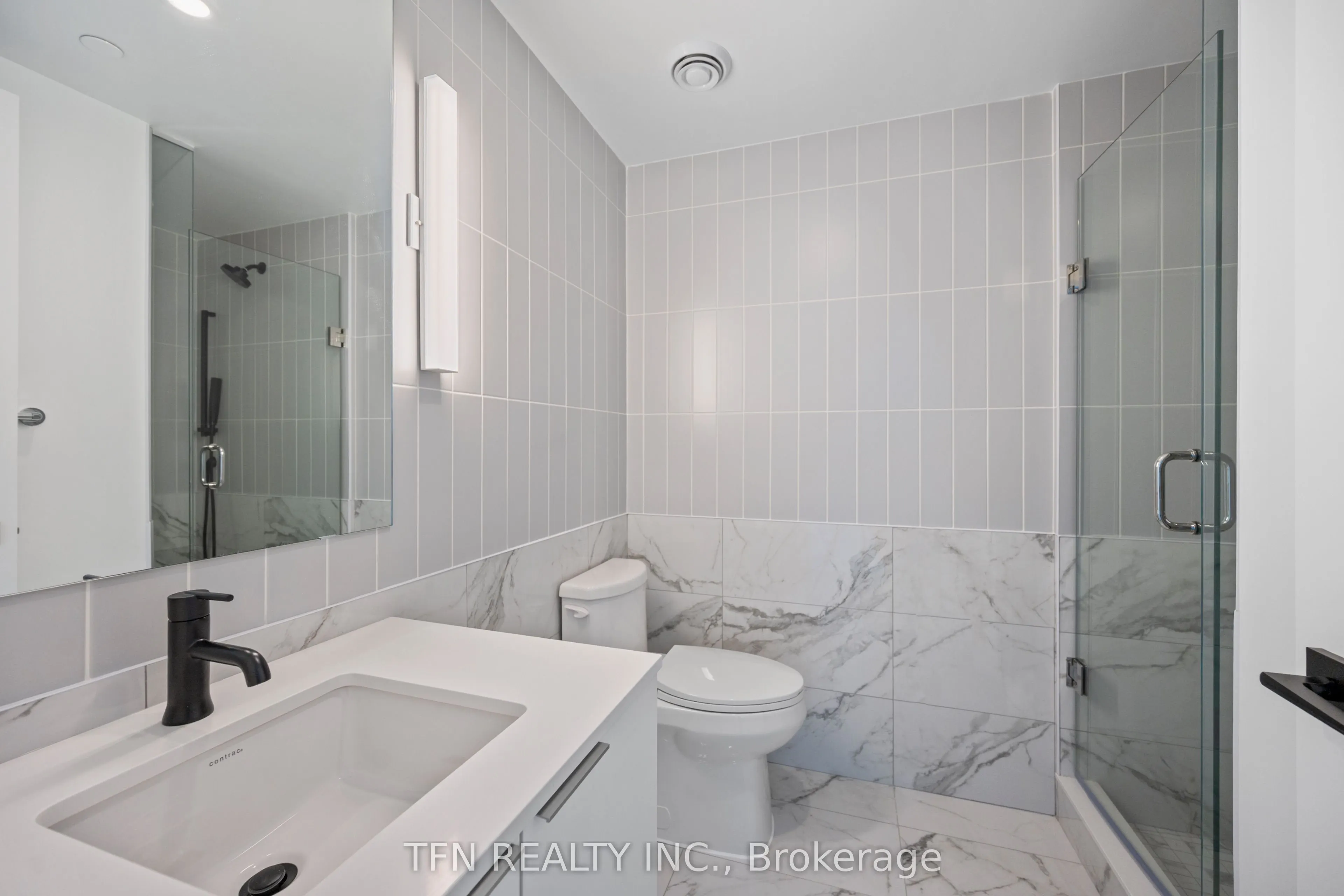 327 King Street W #4305