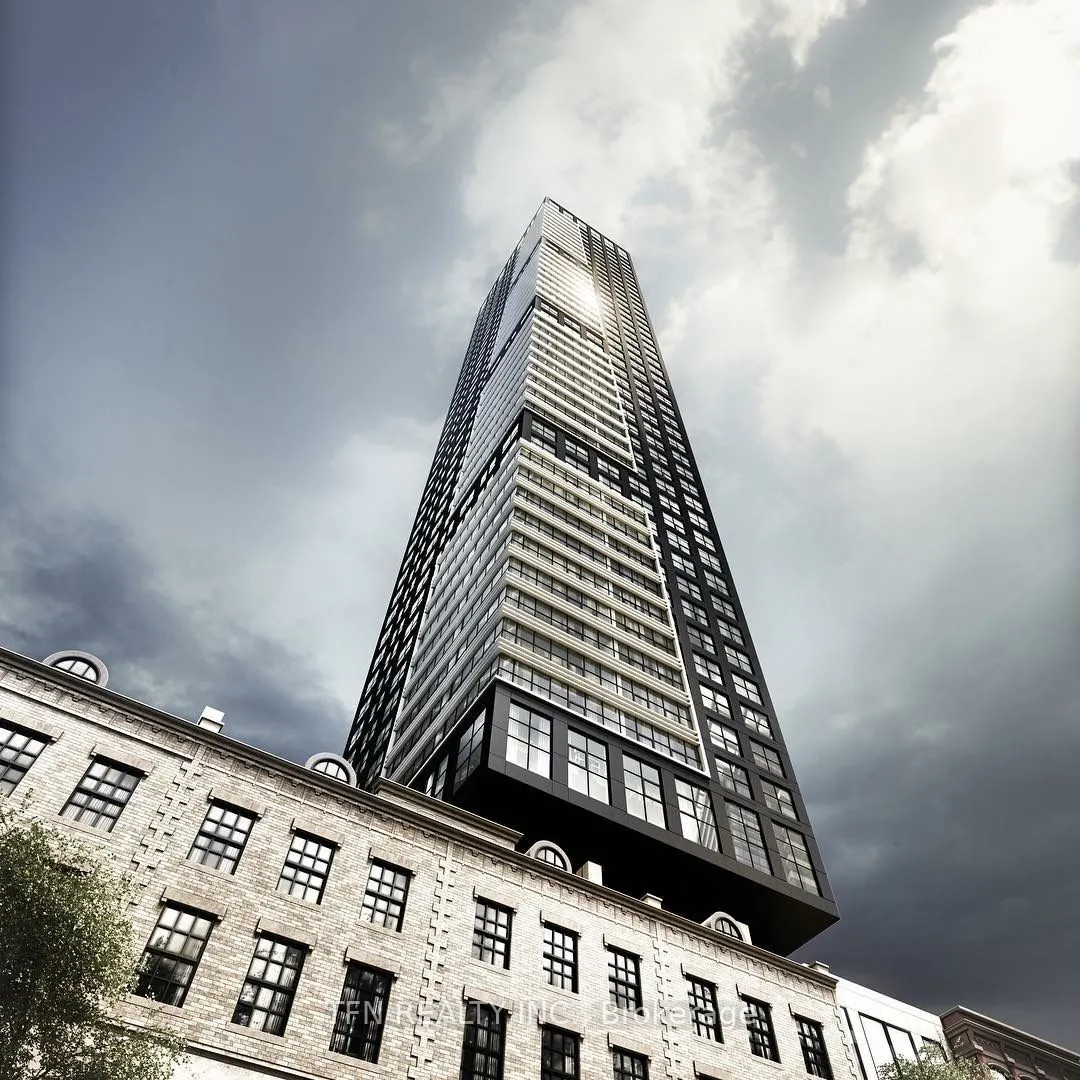 327 King Street W #4305
