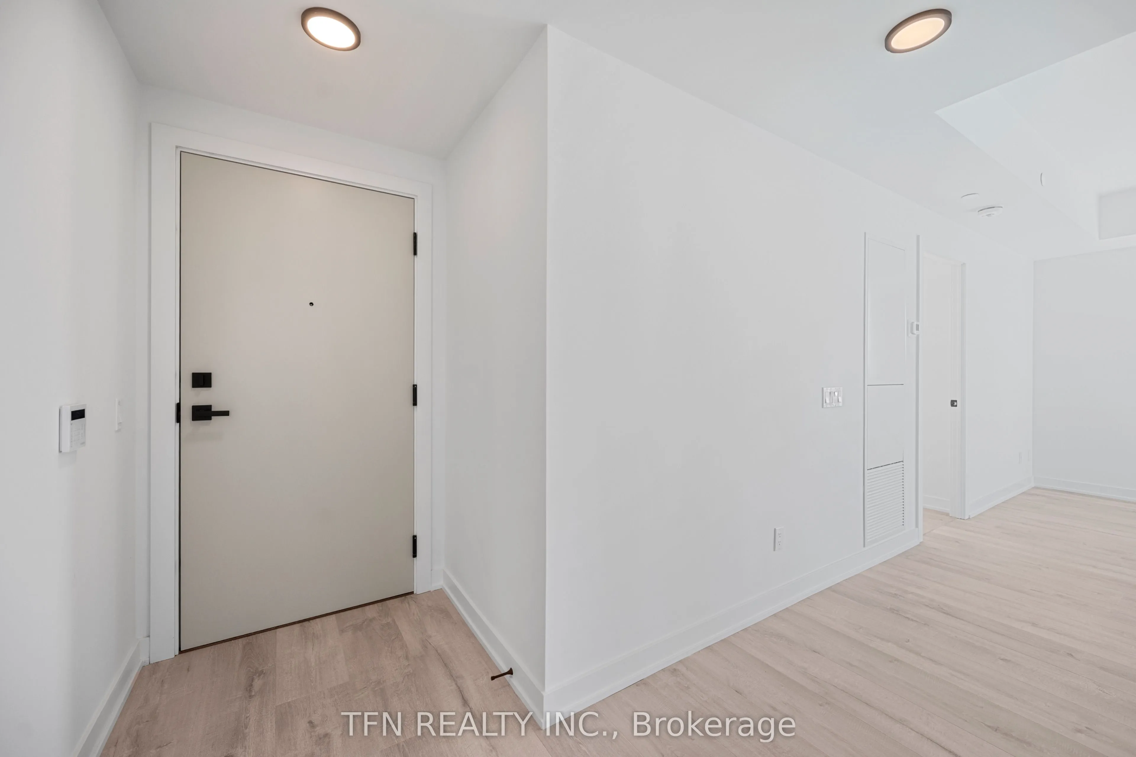 327 King Street W #4305