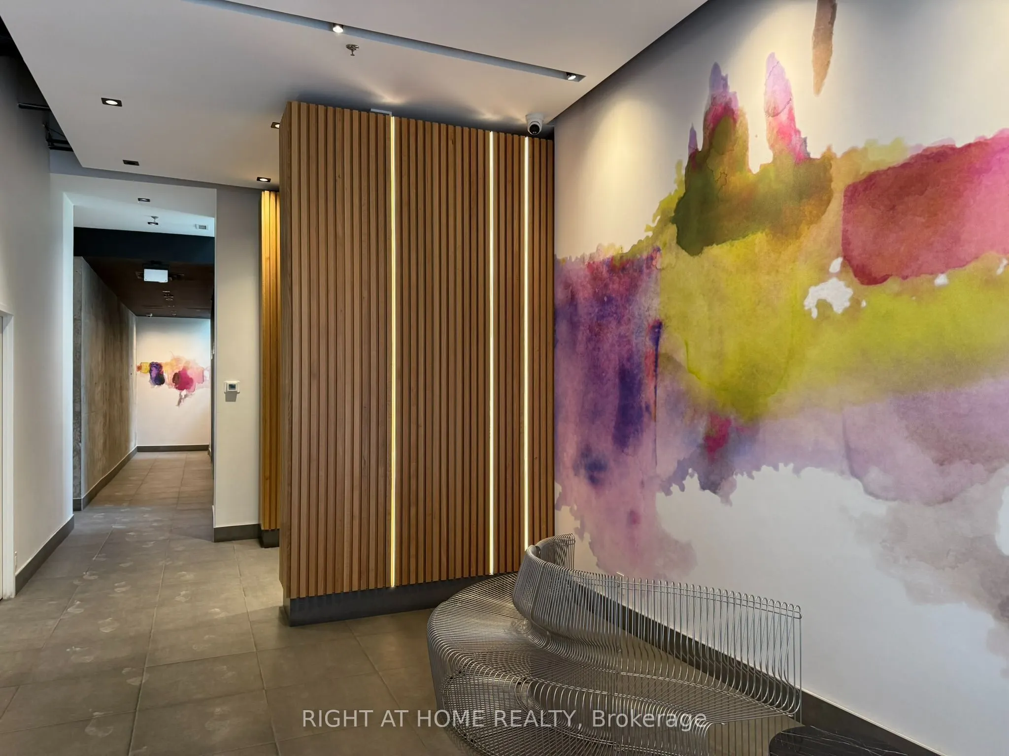 388 Richmond Street W #402