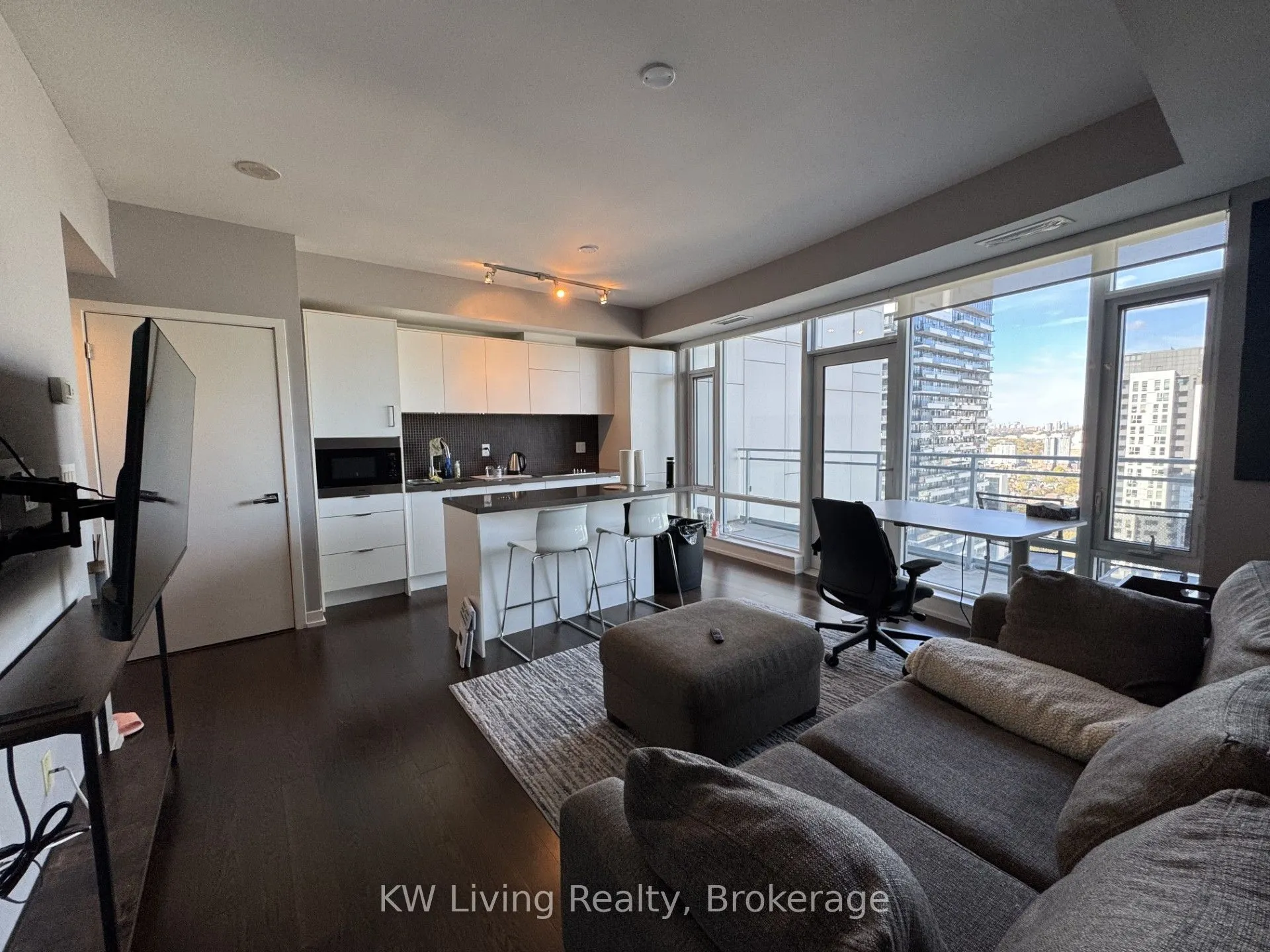 21 Widmer Street #3506