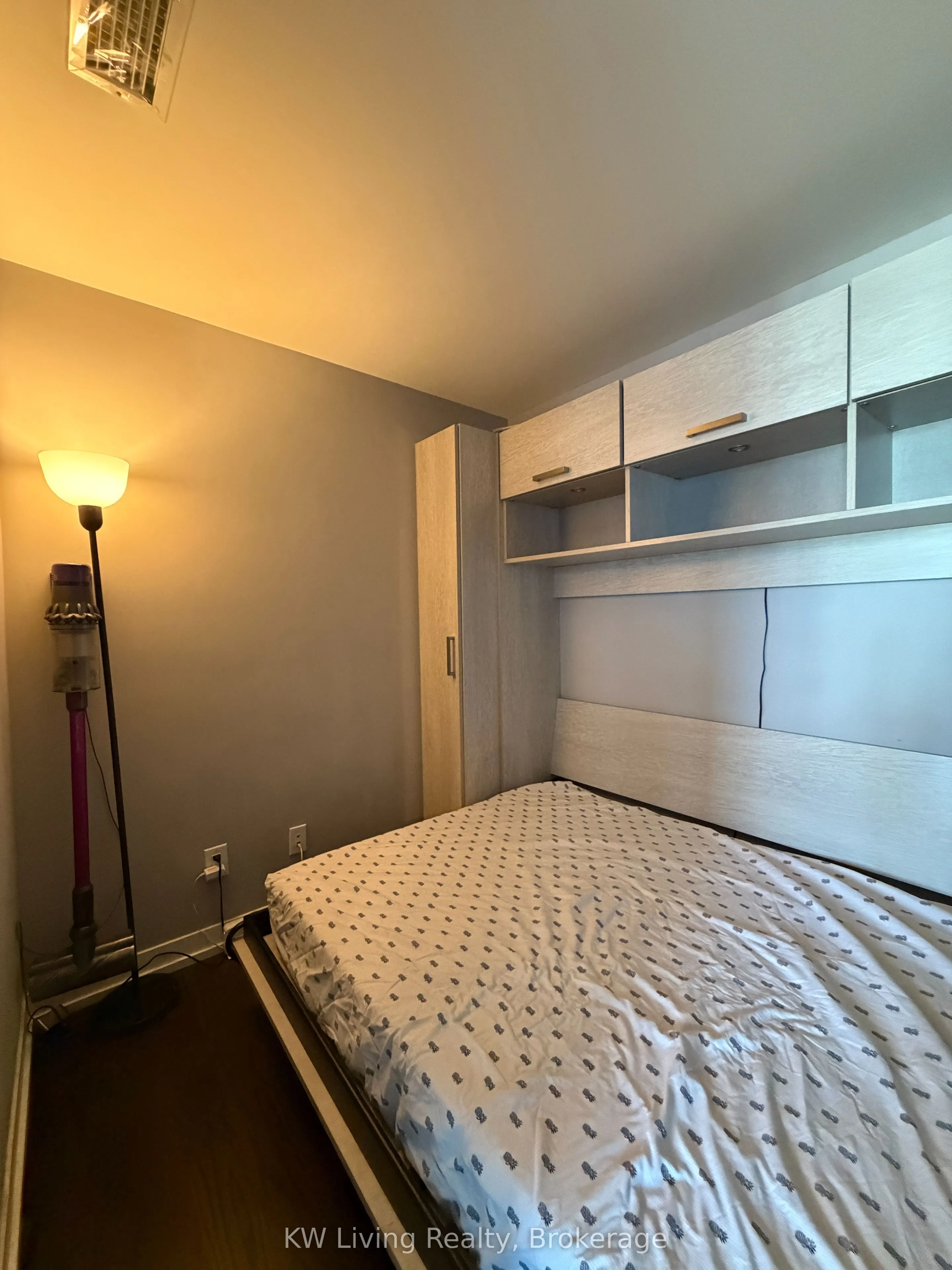 21 Widmer Street #3506
