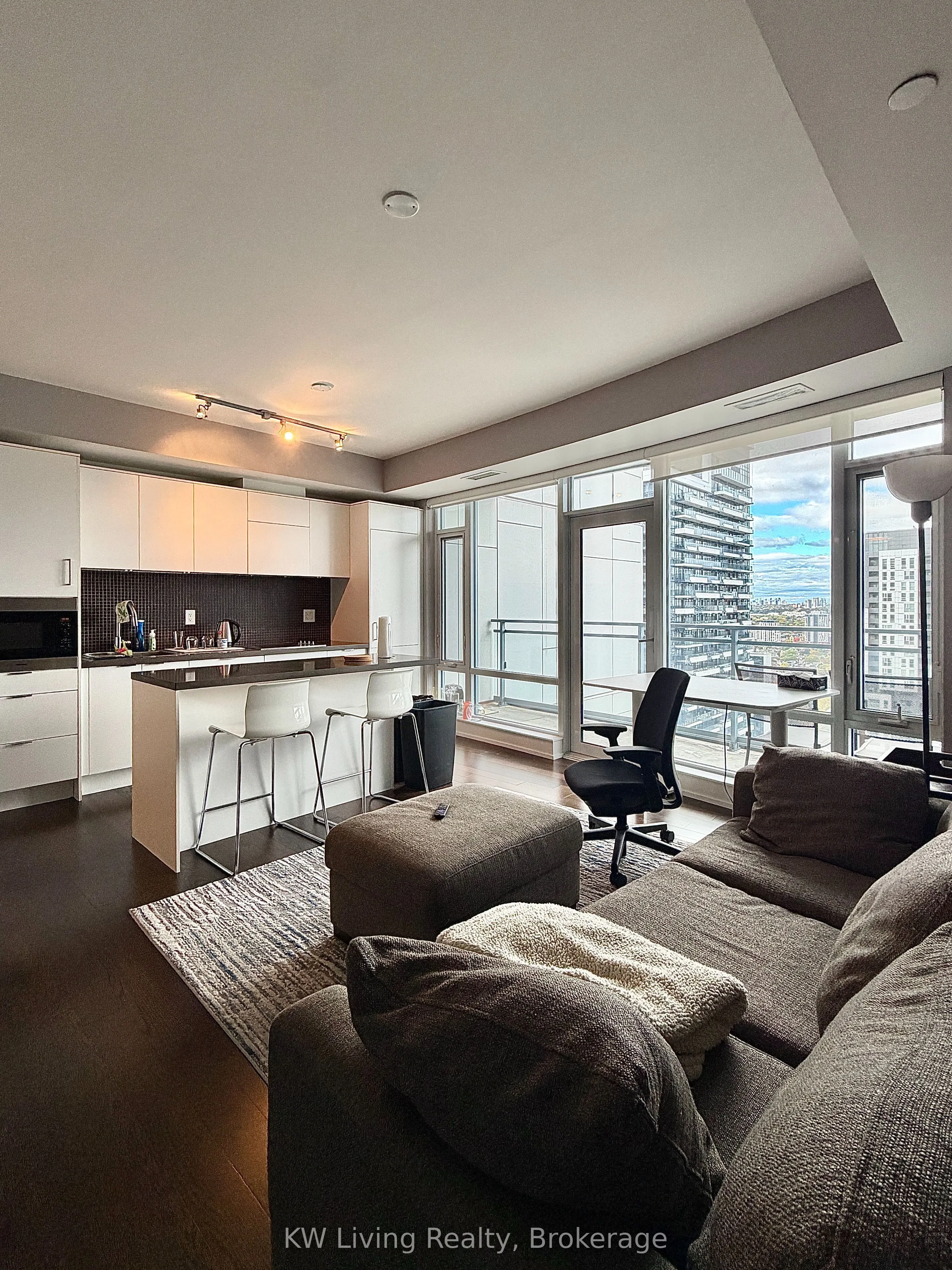 21 Widmer Street #3506