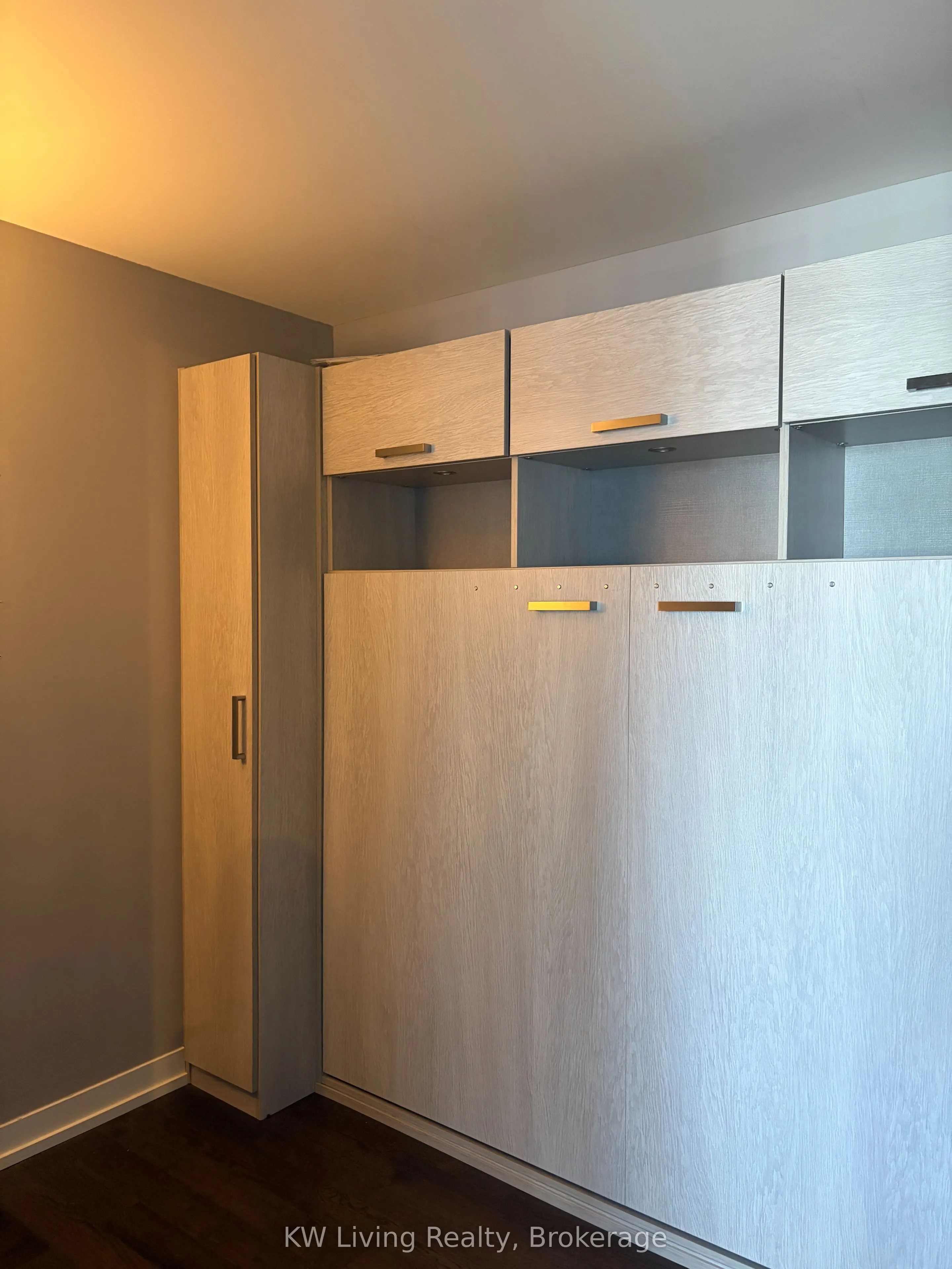 21 Widmer Street #3506