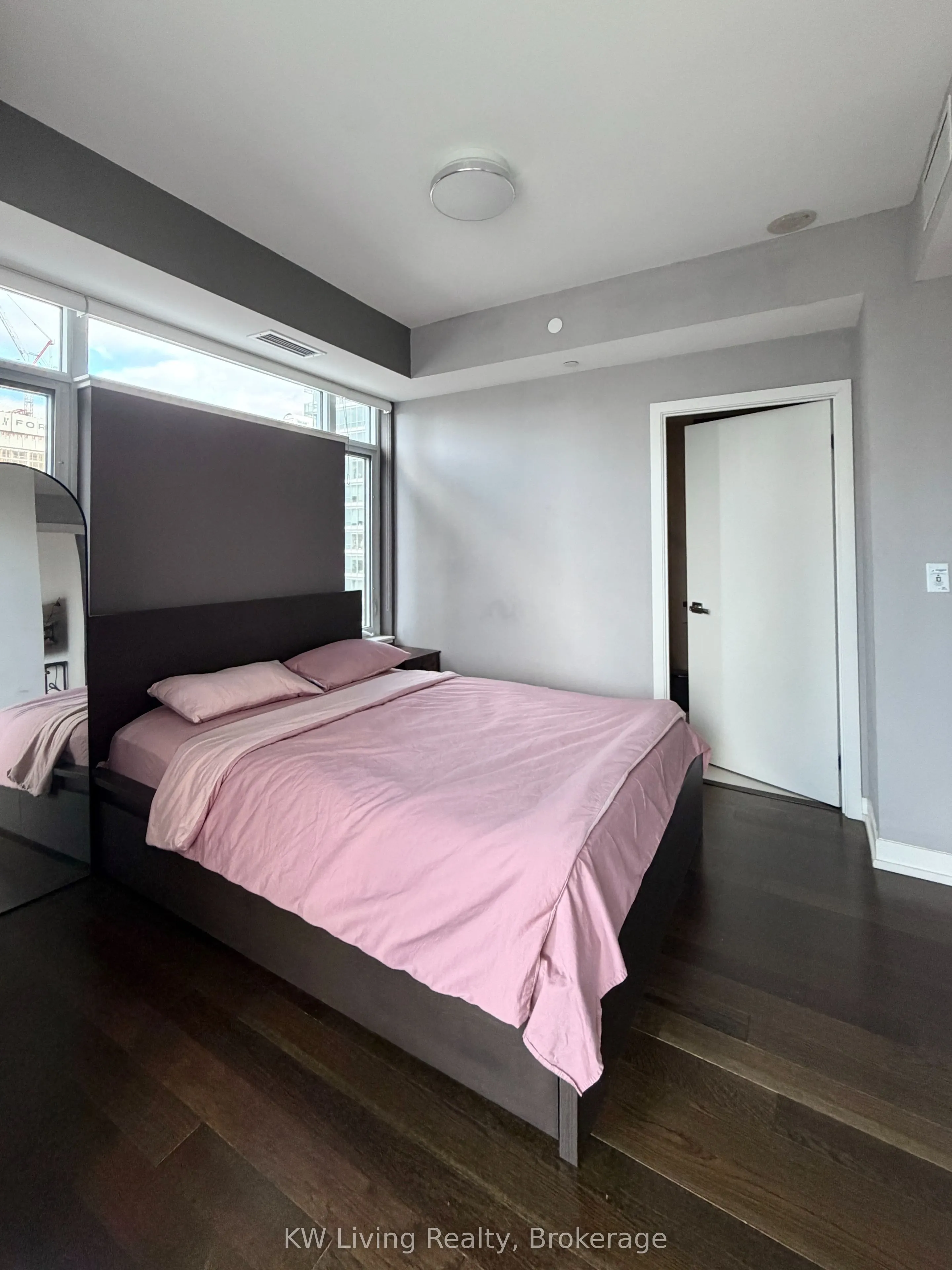 21 Widmer Street #3506