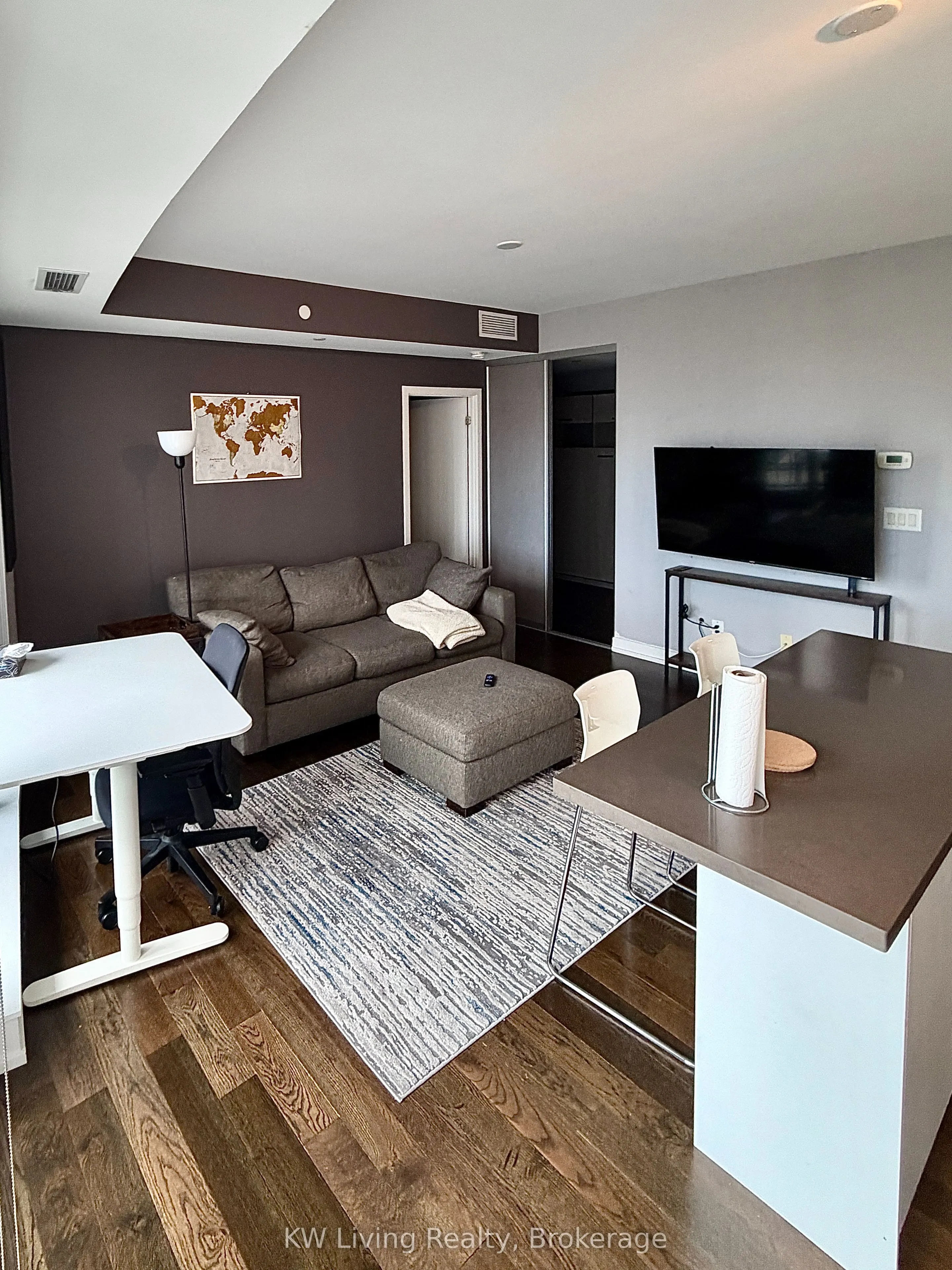 21 Widmer Street #3506