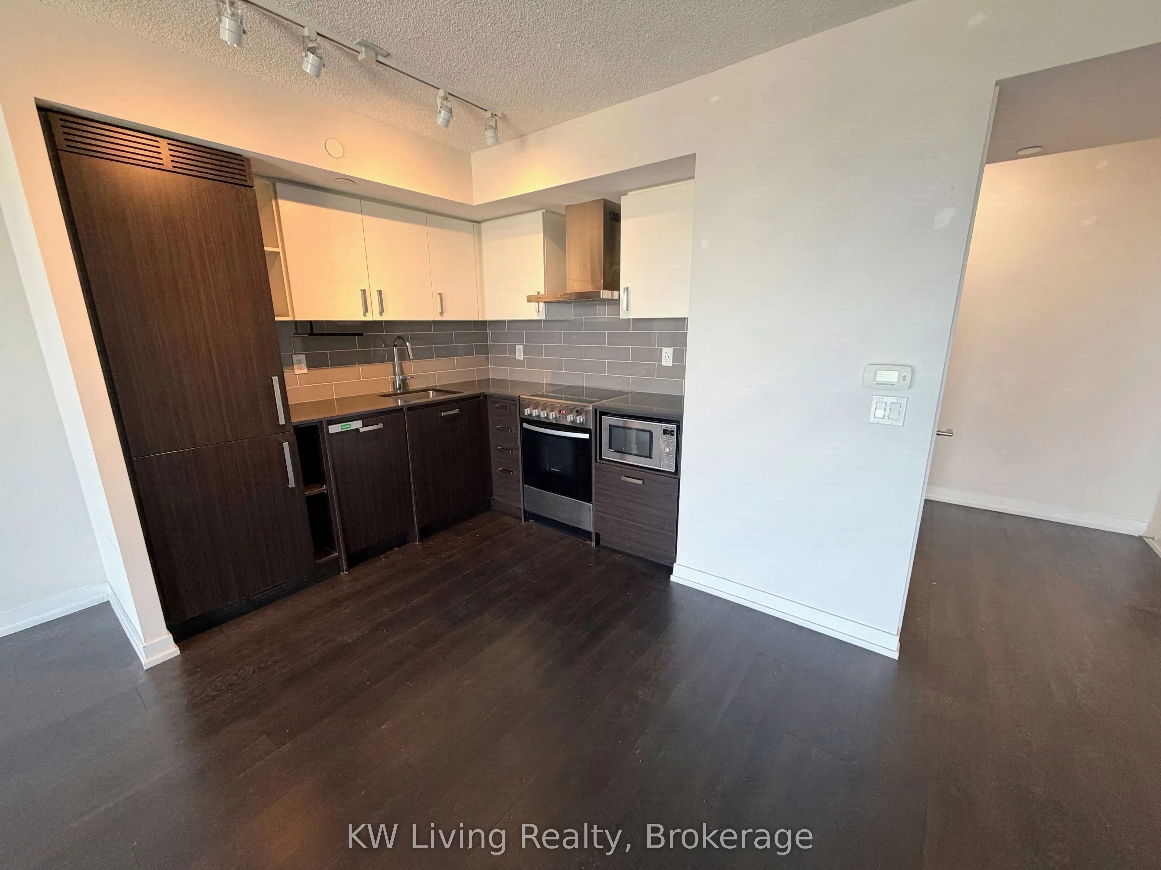 125 Redpath Avenue #2911