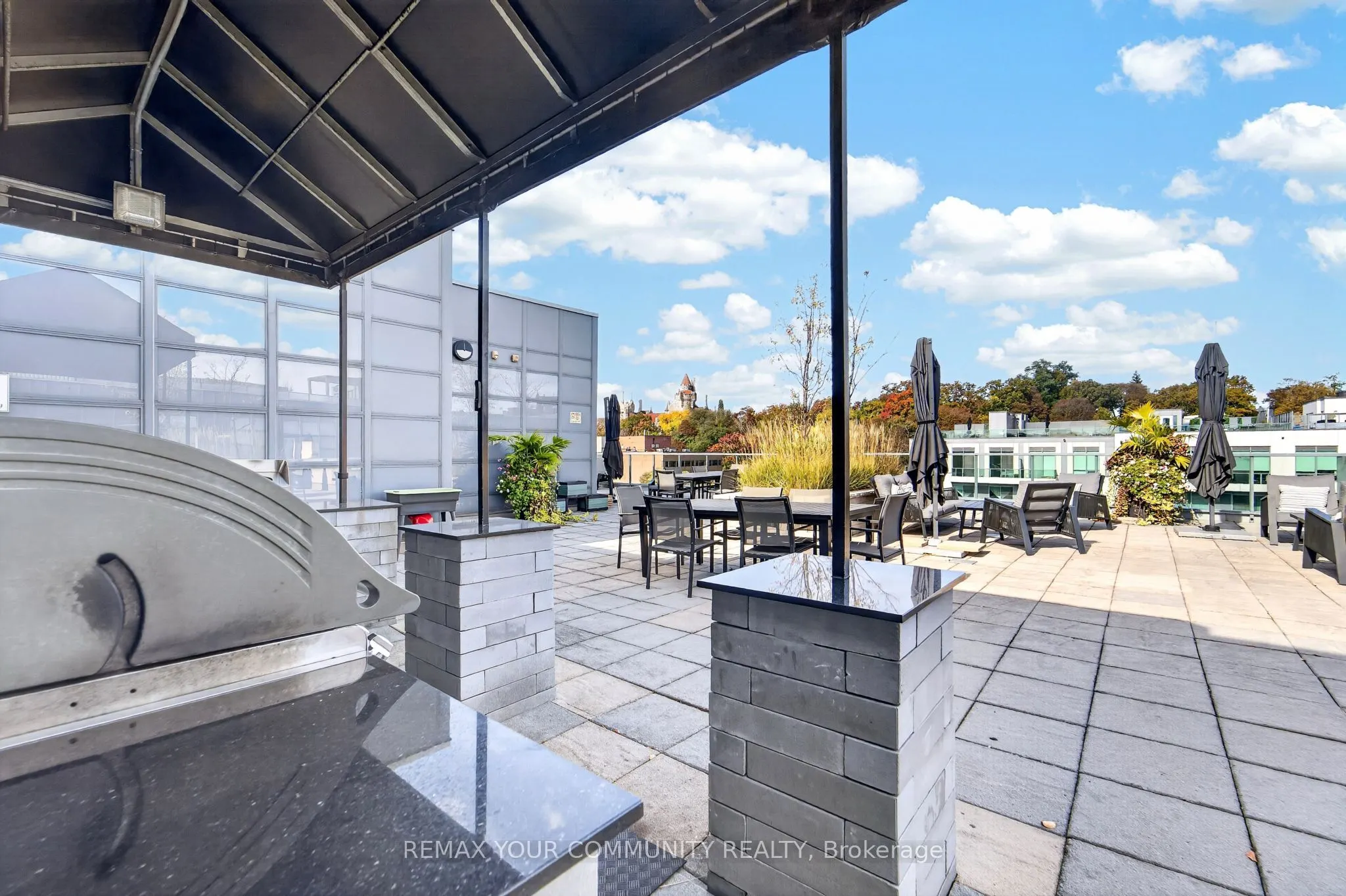 380 Macpherson Avenue #210