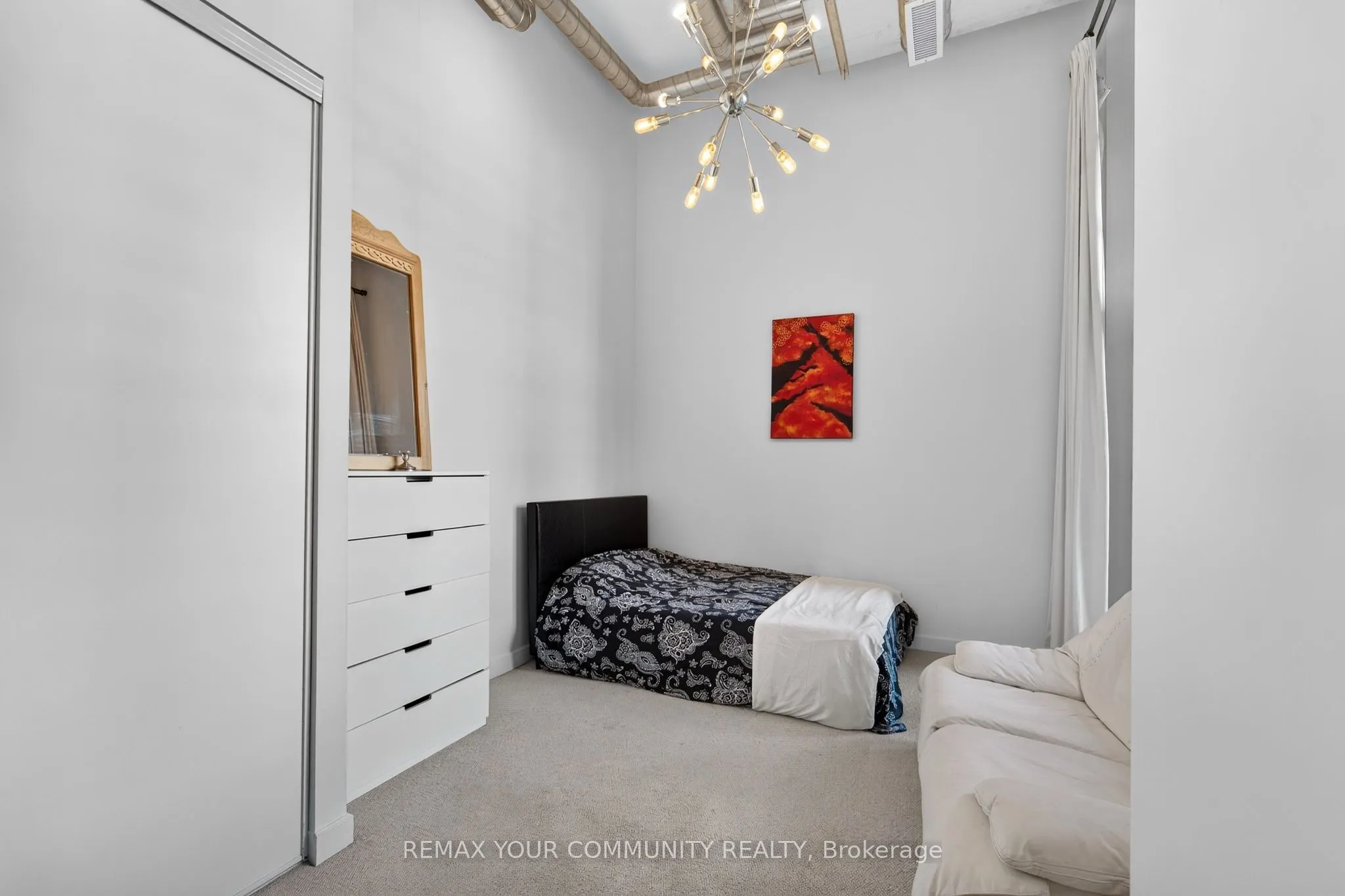 380 Macpherson Avenue #210