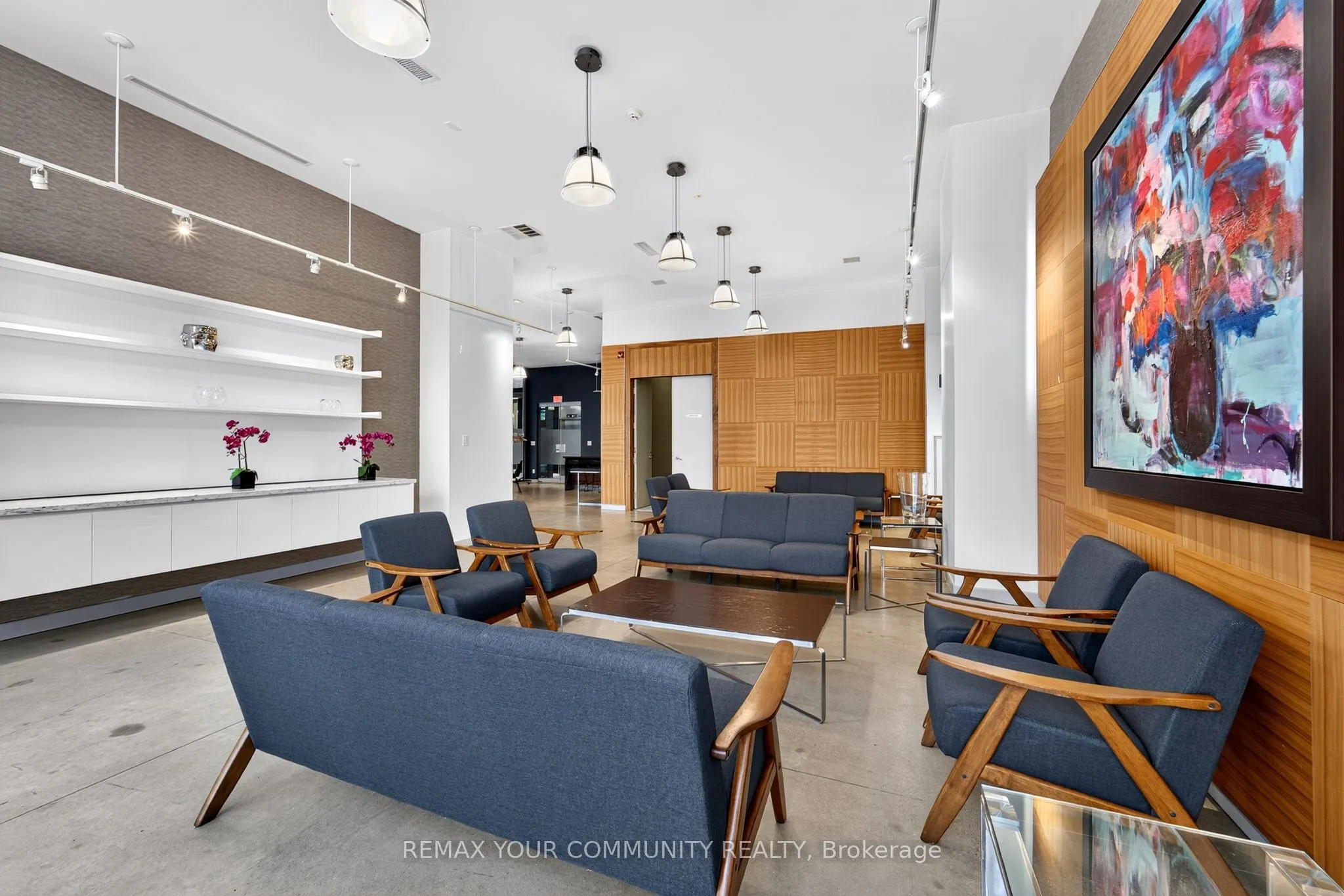 380 Macpherson Avenue #210