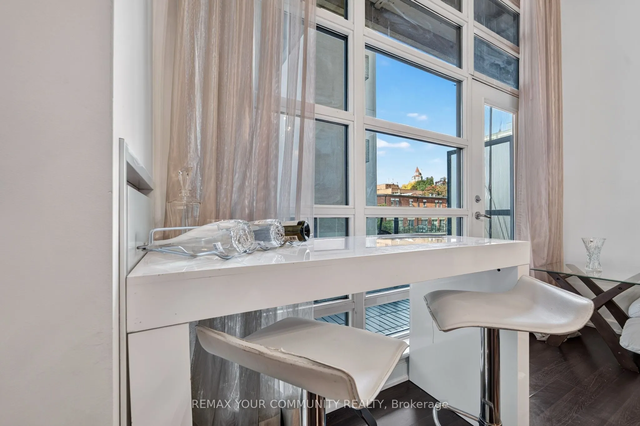 380 Macpherson Avenue #210