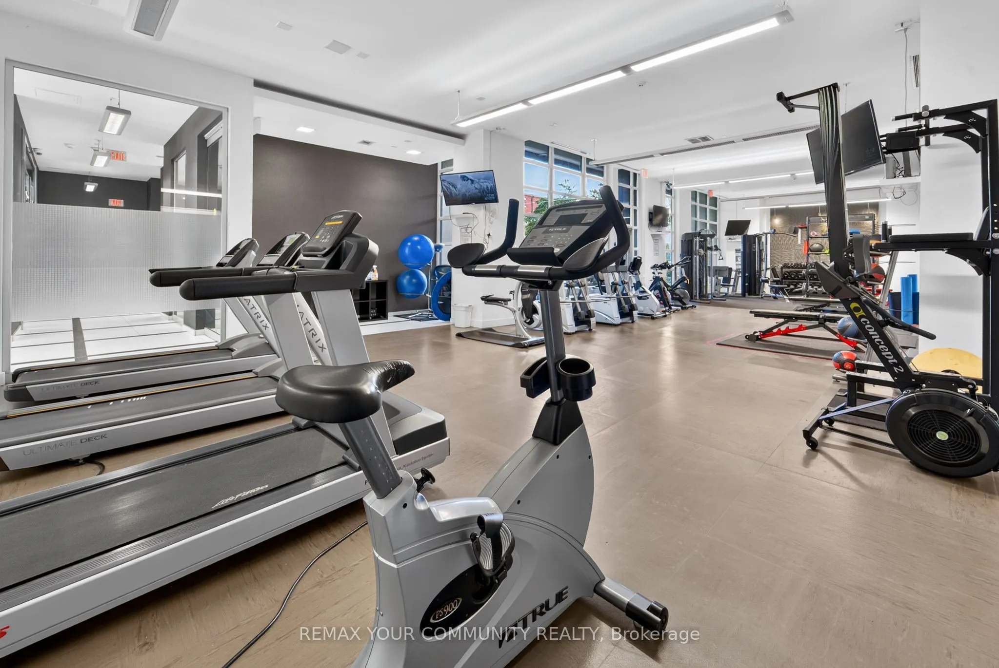 380 Macpherson Avenue #210