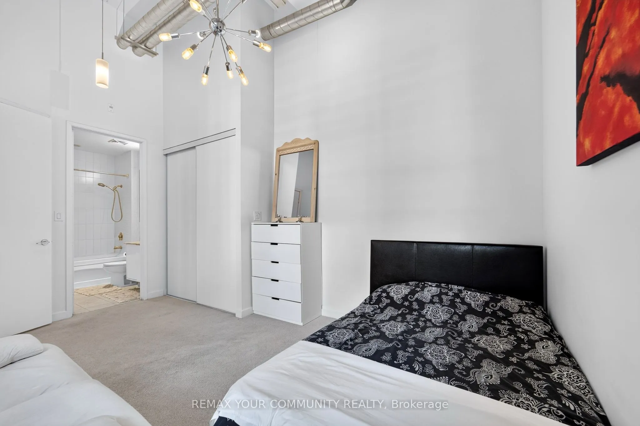 380 Macpherson Avenue #210