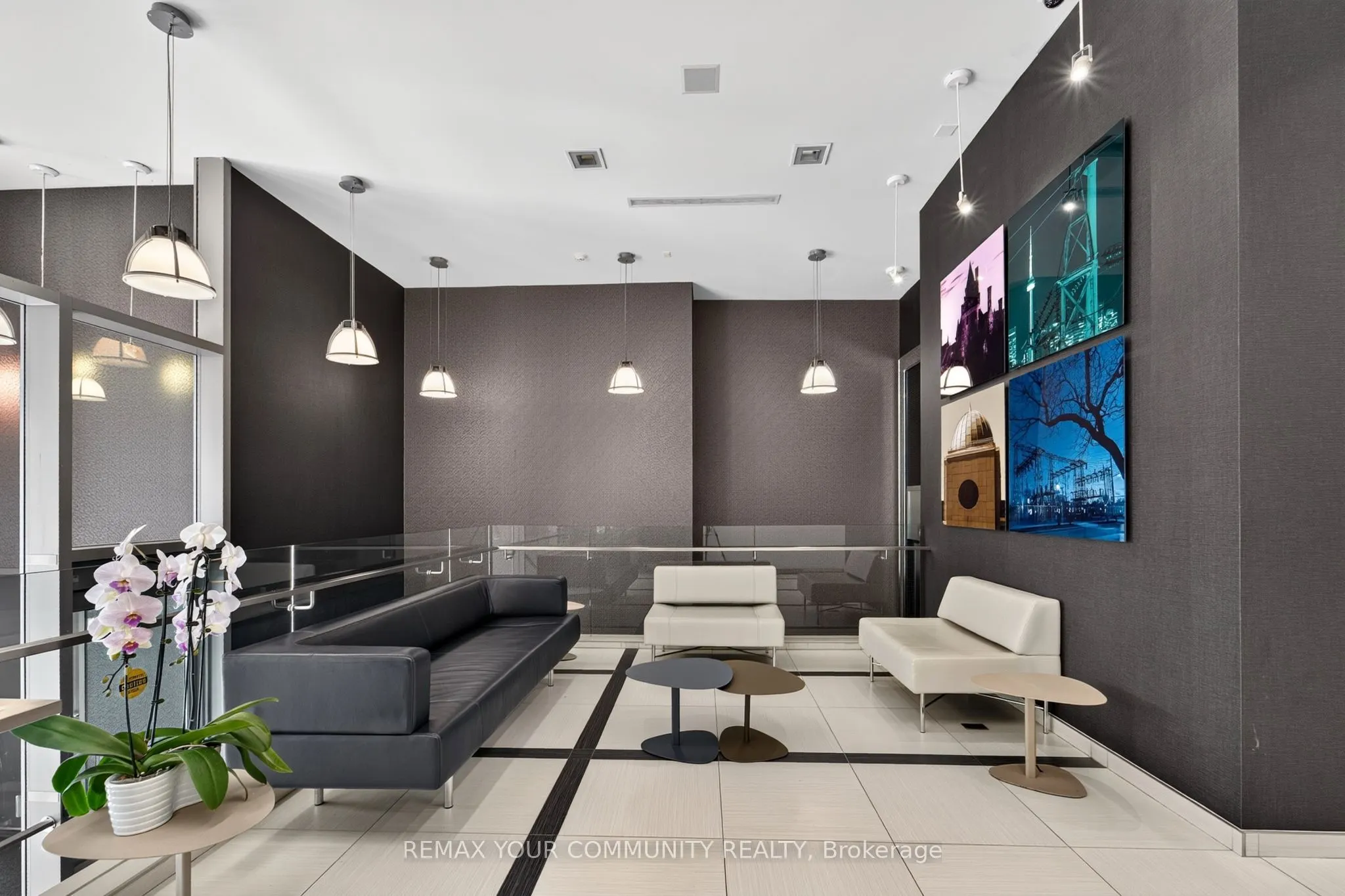 380 Macpherson Avenue #210