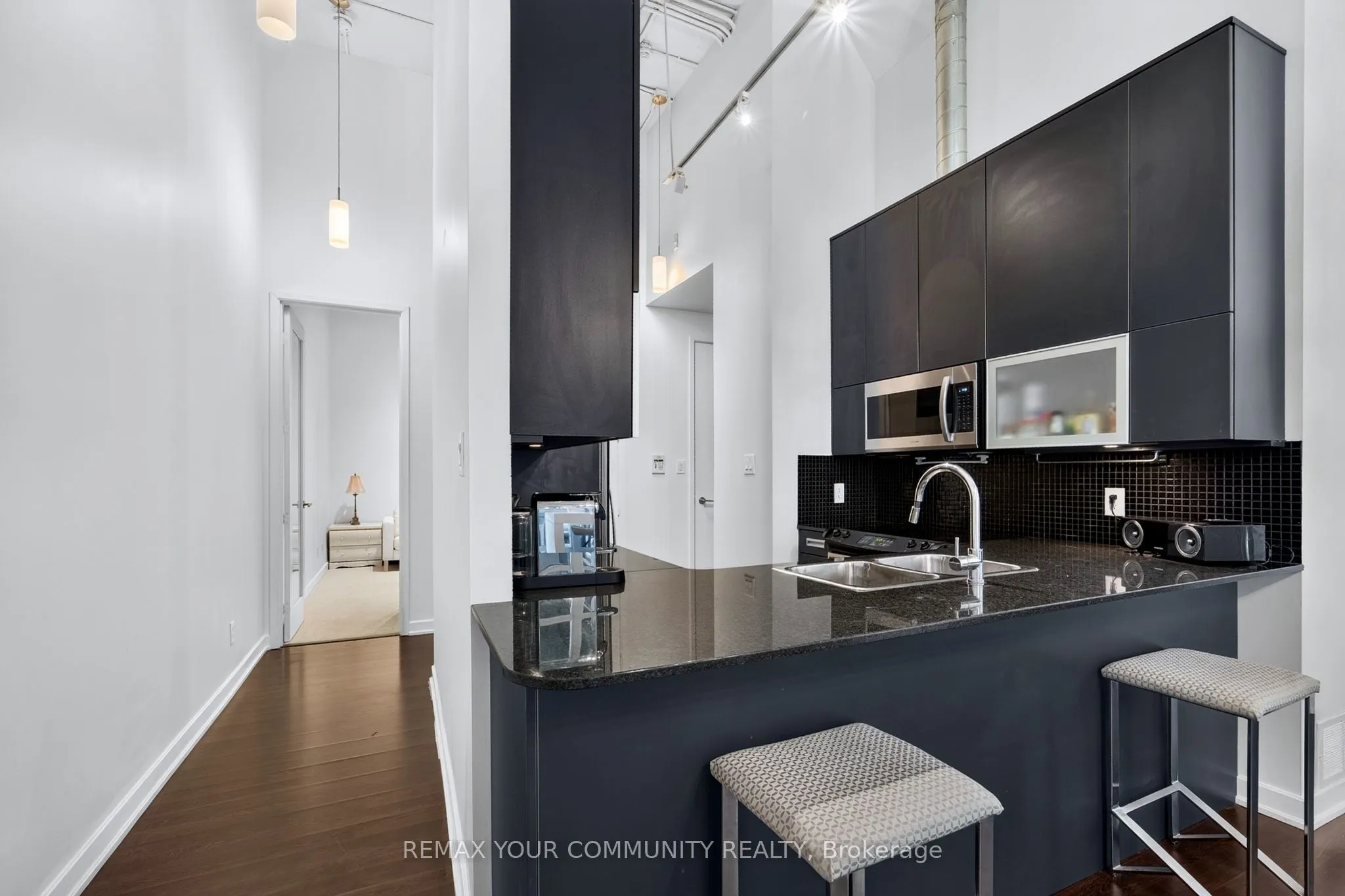 380 Macpherson Avenue #210