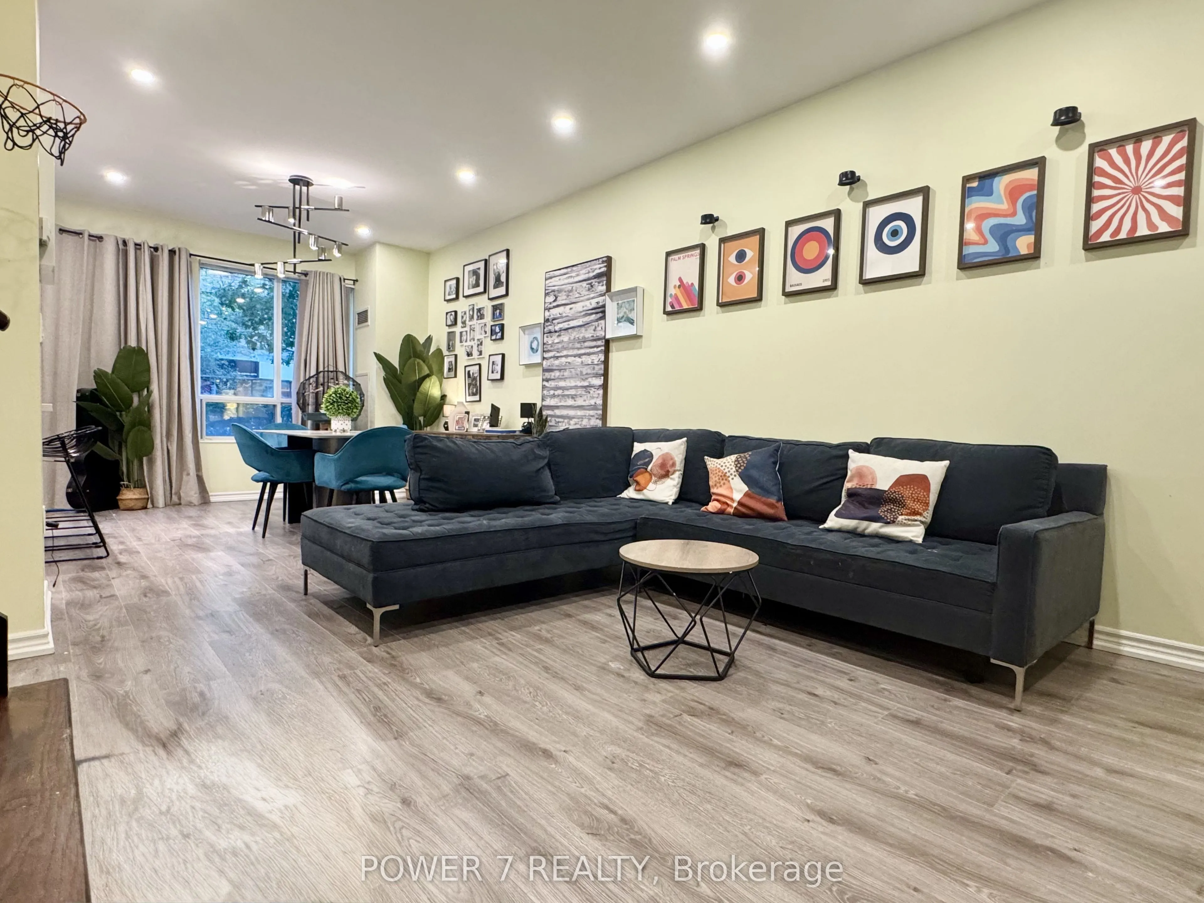 18 Spring Garden Avenue #110