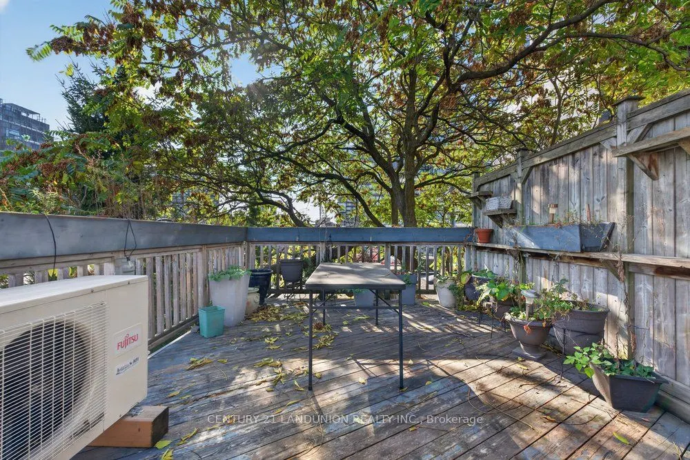469 Richmond Street E