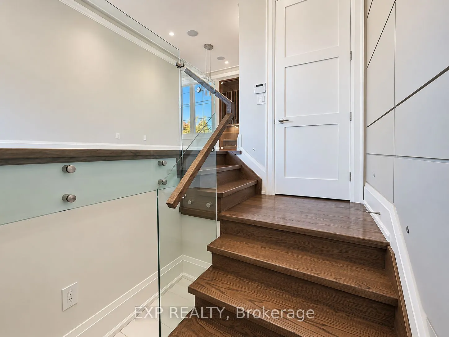 289 Connaught Avenue