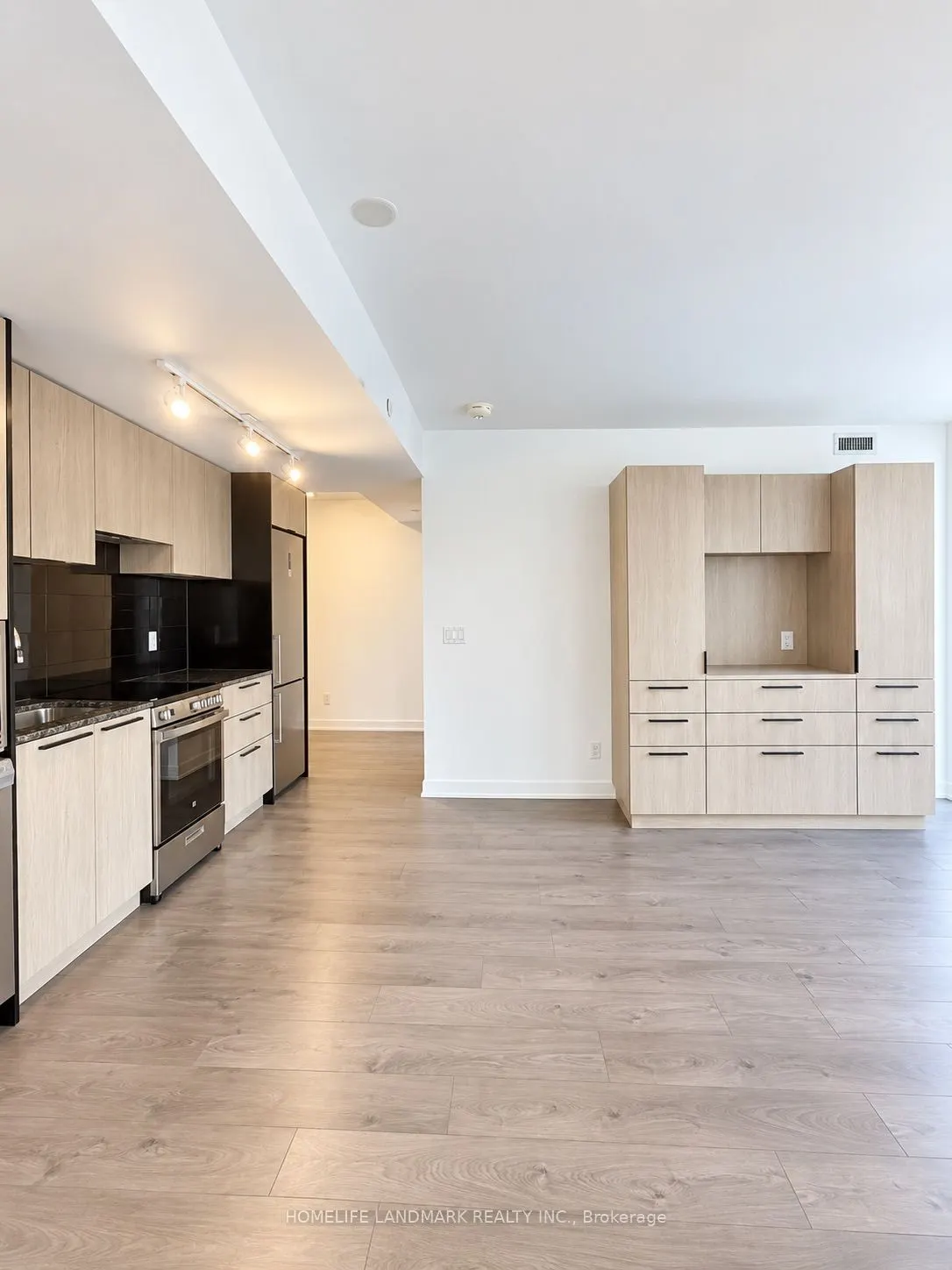 501 Yonge Street #905