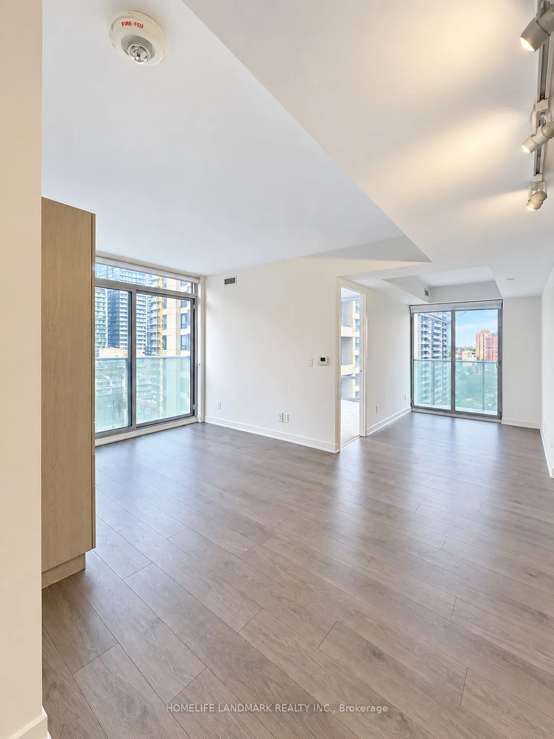 501 Yonge Street #905