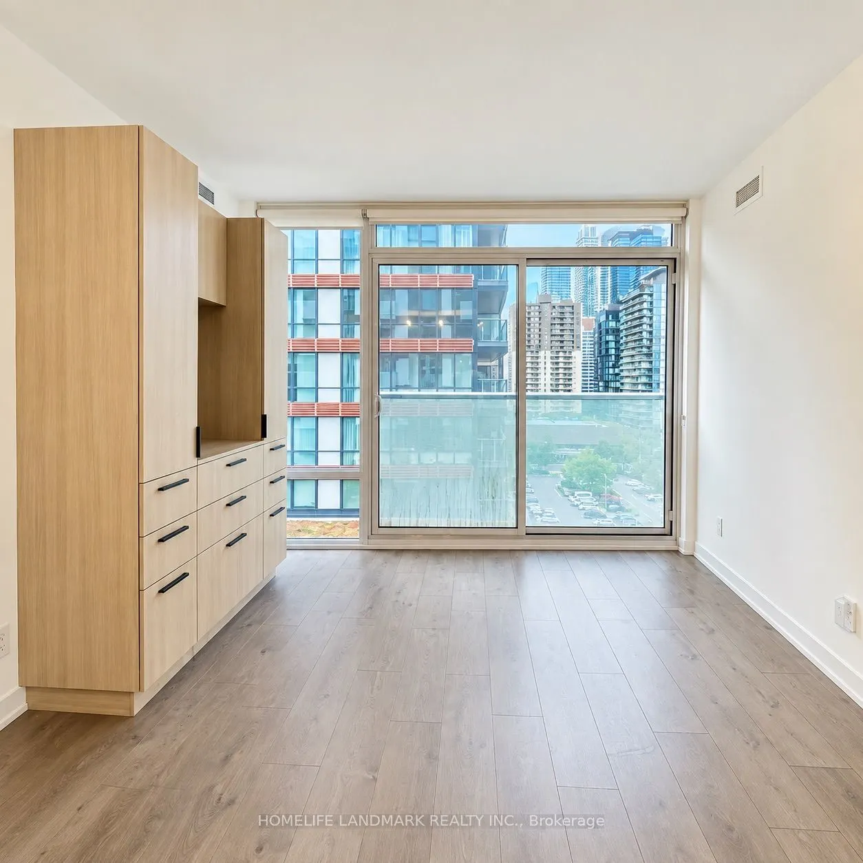 501 Yonge Street #905