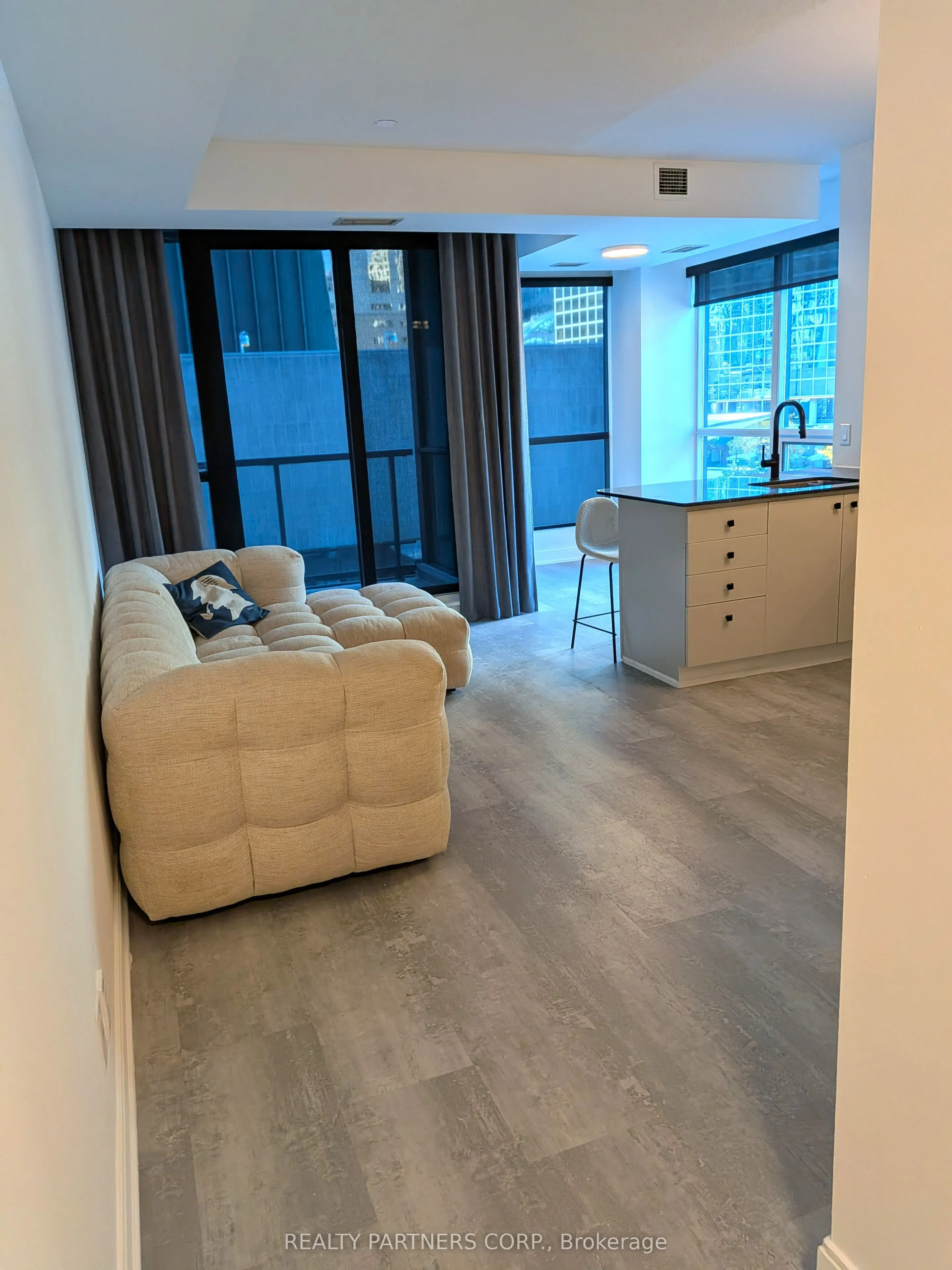 1 Scott Street #409