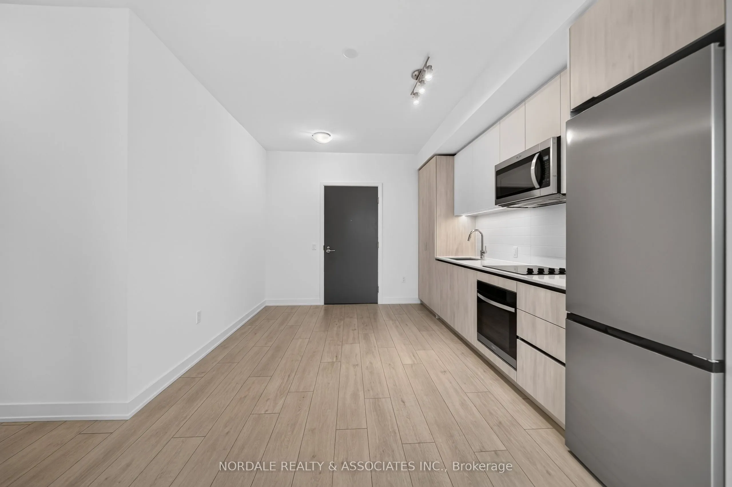 5858 Yonge Street #1202