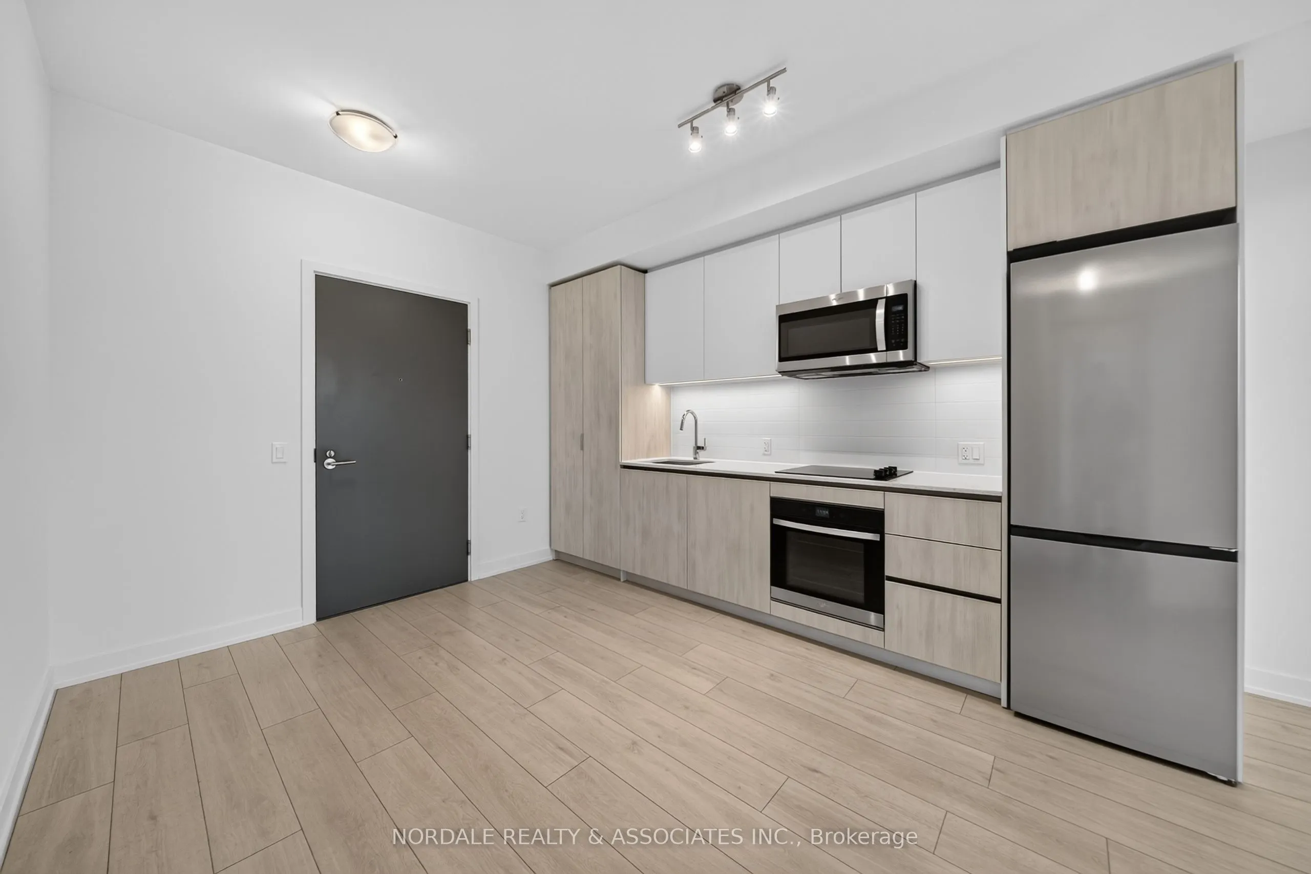5858 Yonge Street #1202