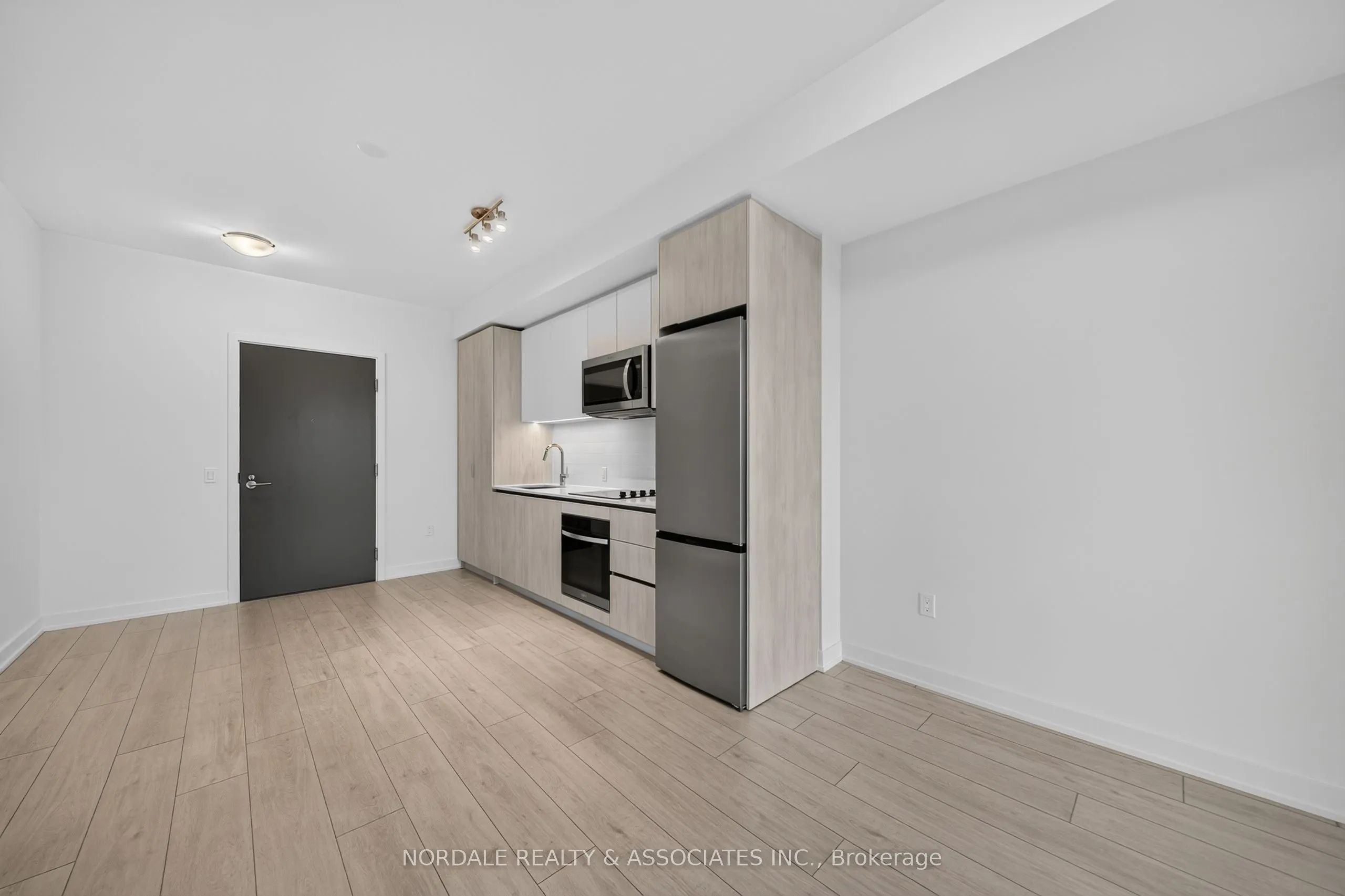 5858 Yonge Street #1202