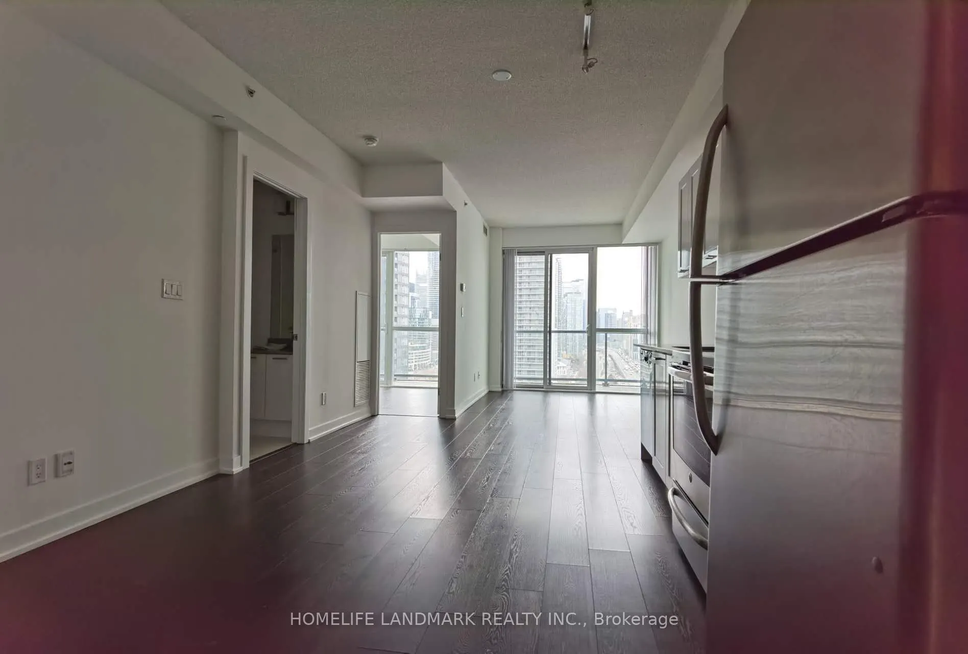20 Bruyeres Mews #1906