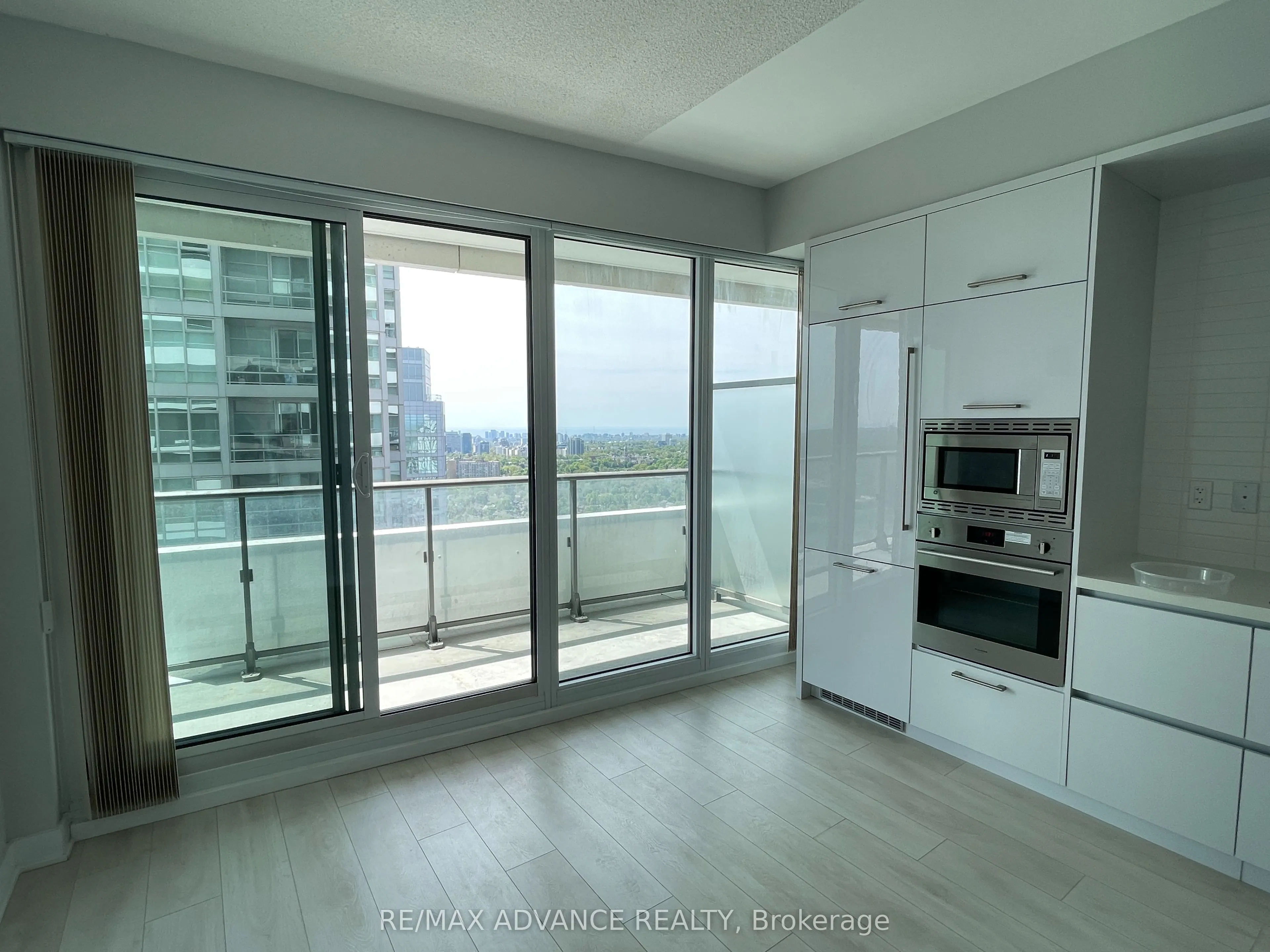 2221 Yonge Street #3306