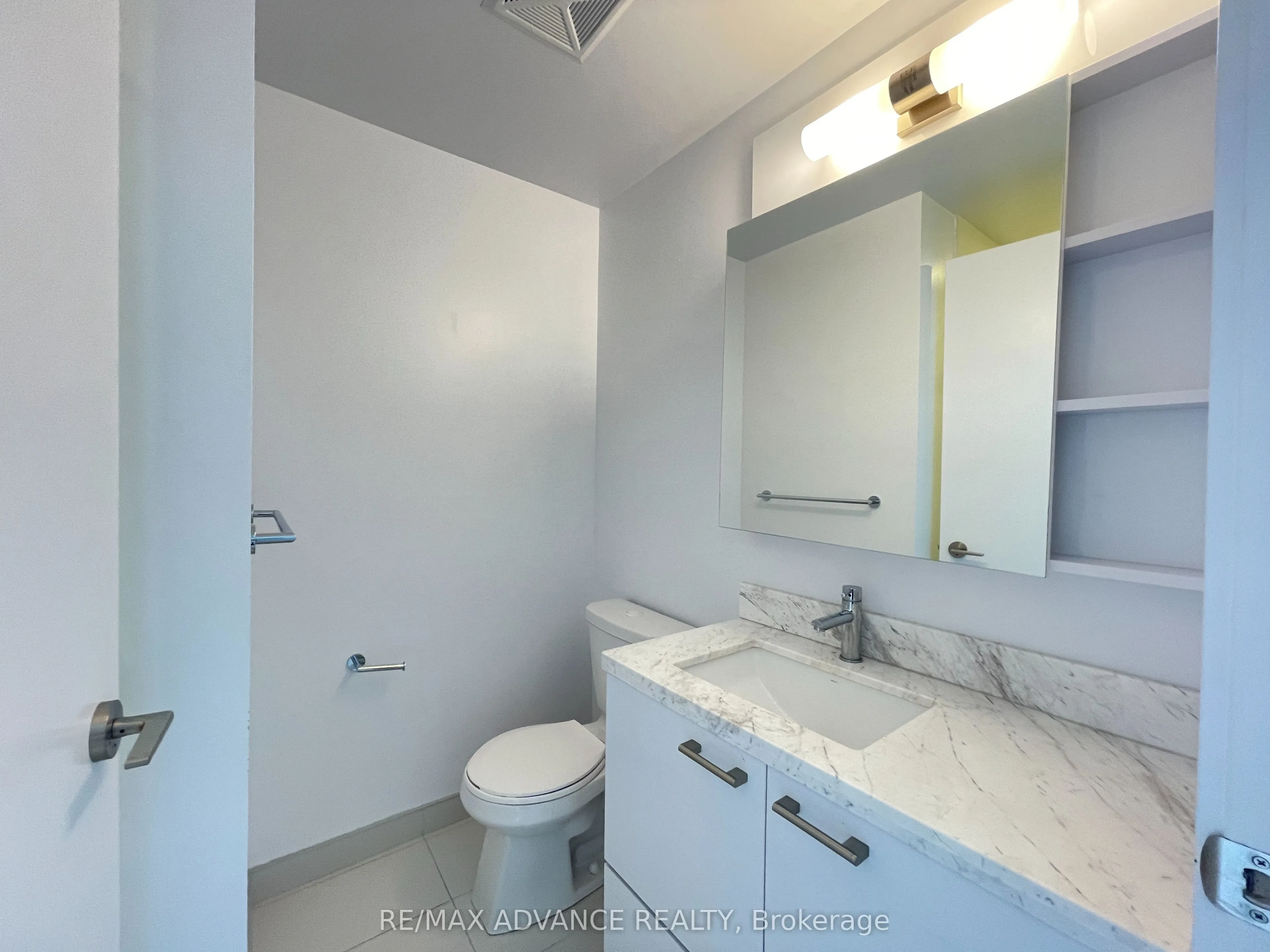 2221 Yonge Street #3306