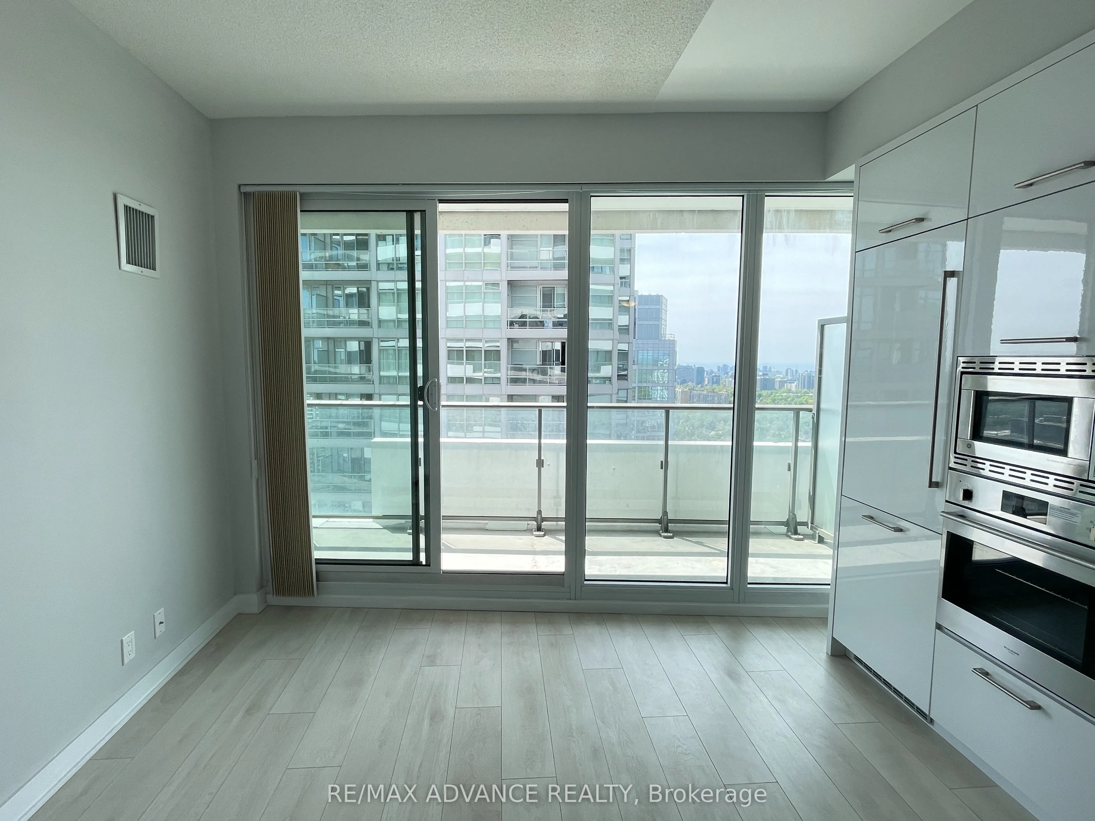 2221 Yonge Street #3306