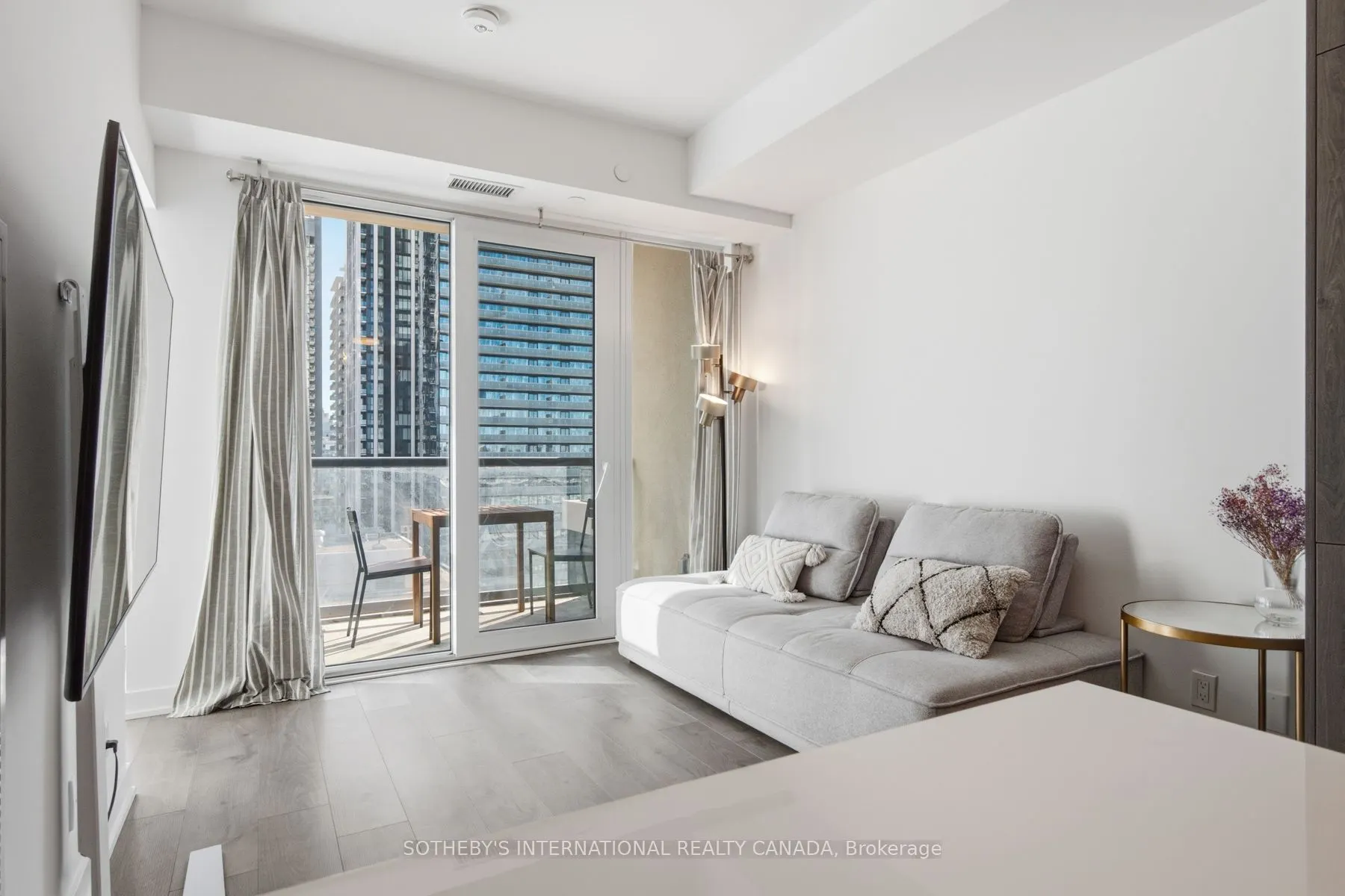 108 Peter Street #2008