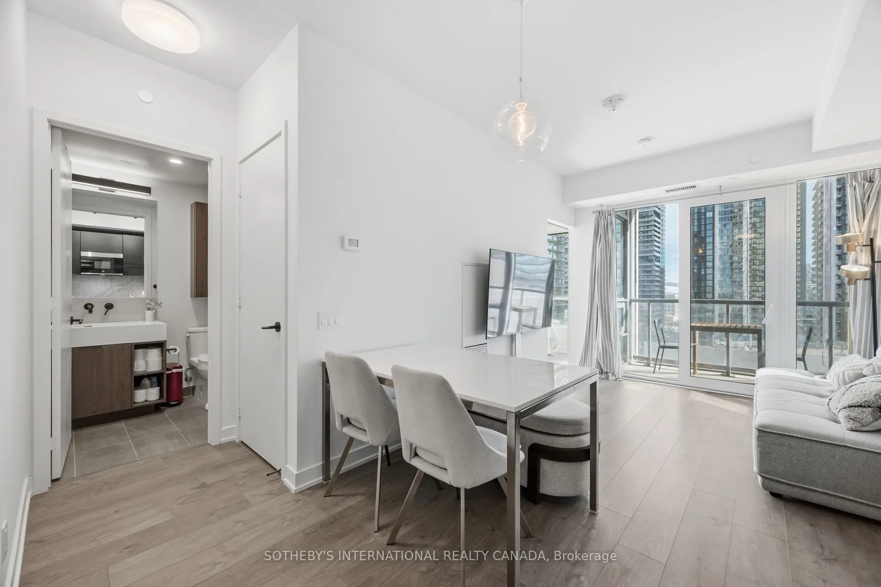 108 Peter Street #2008