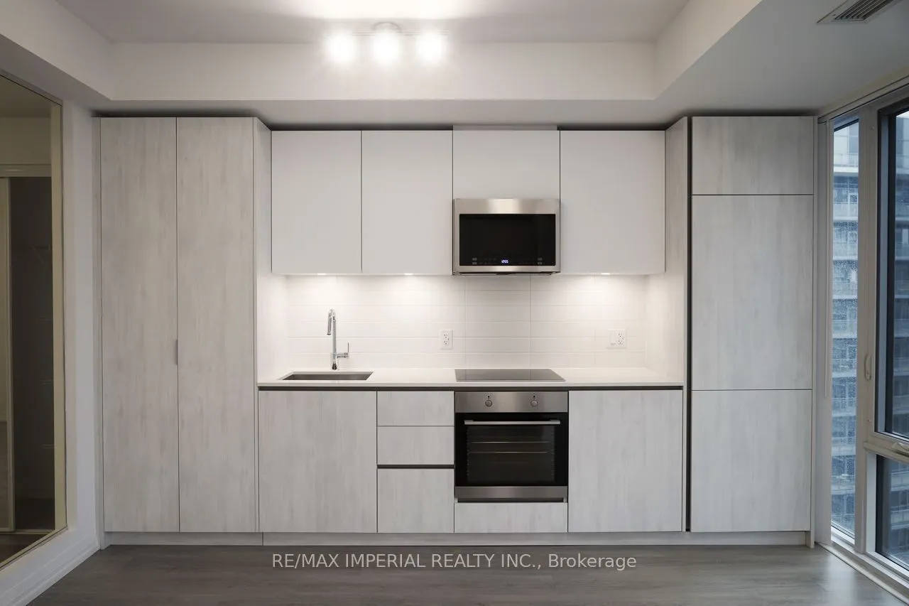 28 Widmer Street #4521