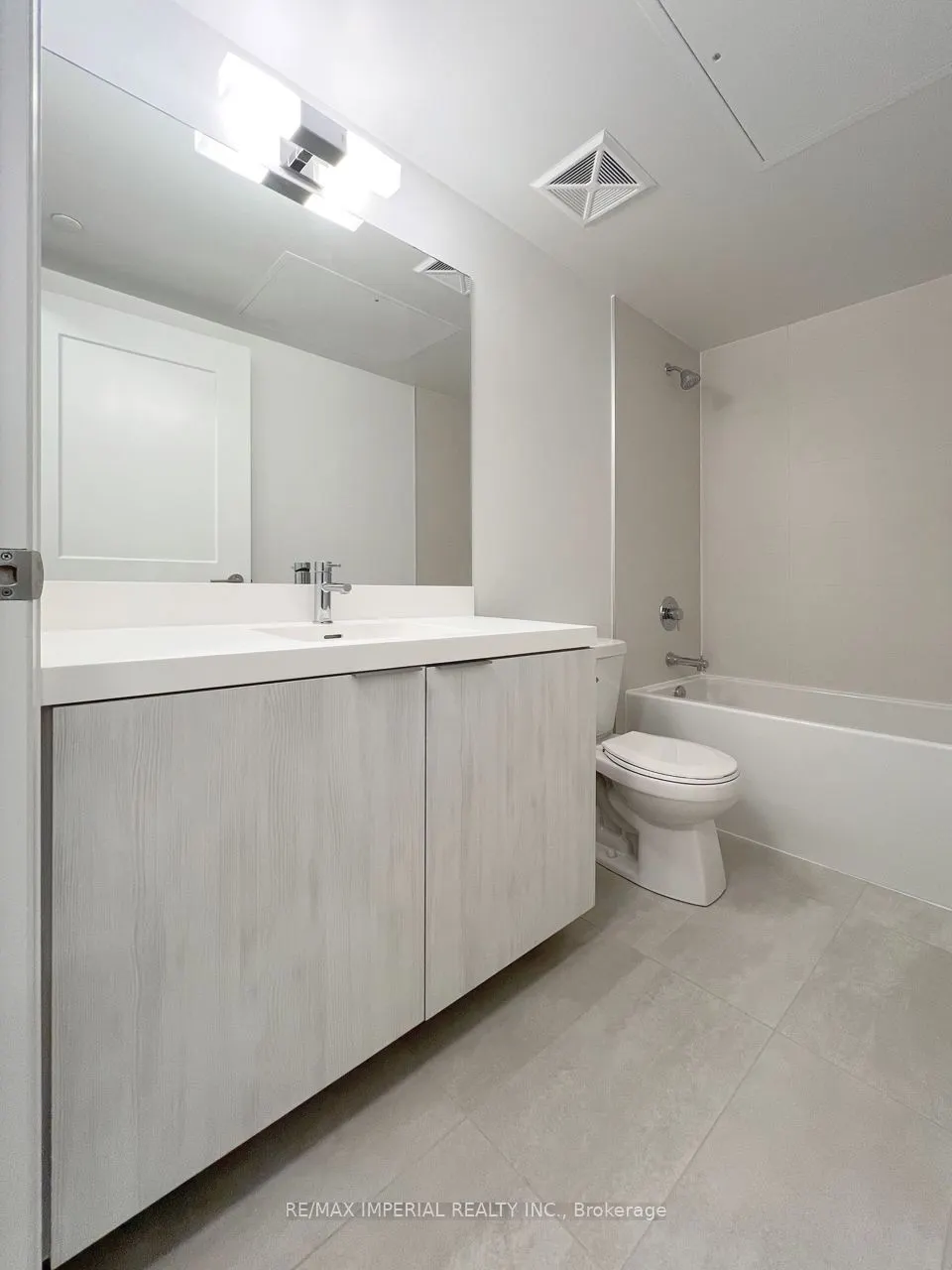 28 Widmer Street #4521
