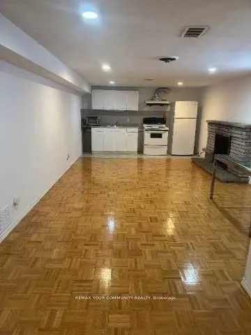 15 Blithfield Avenue S #Lower