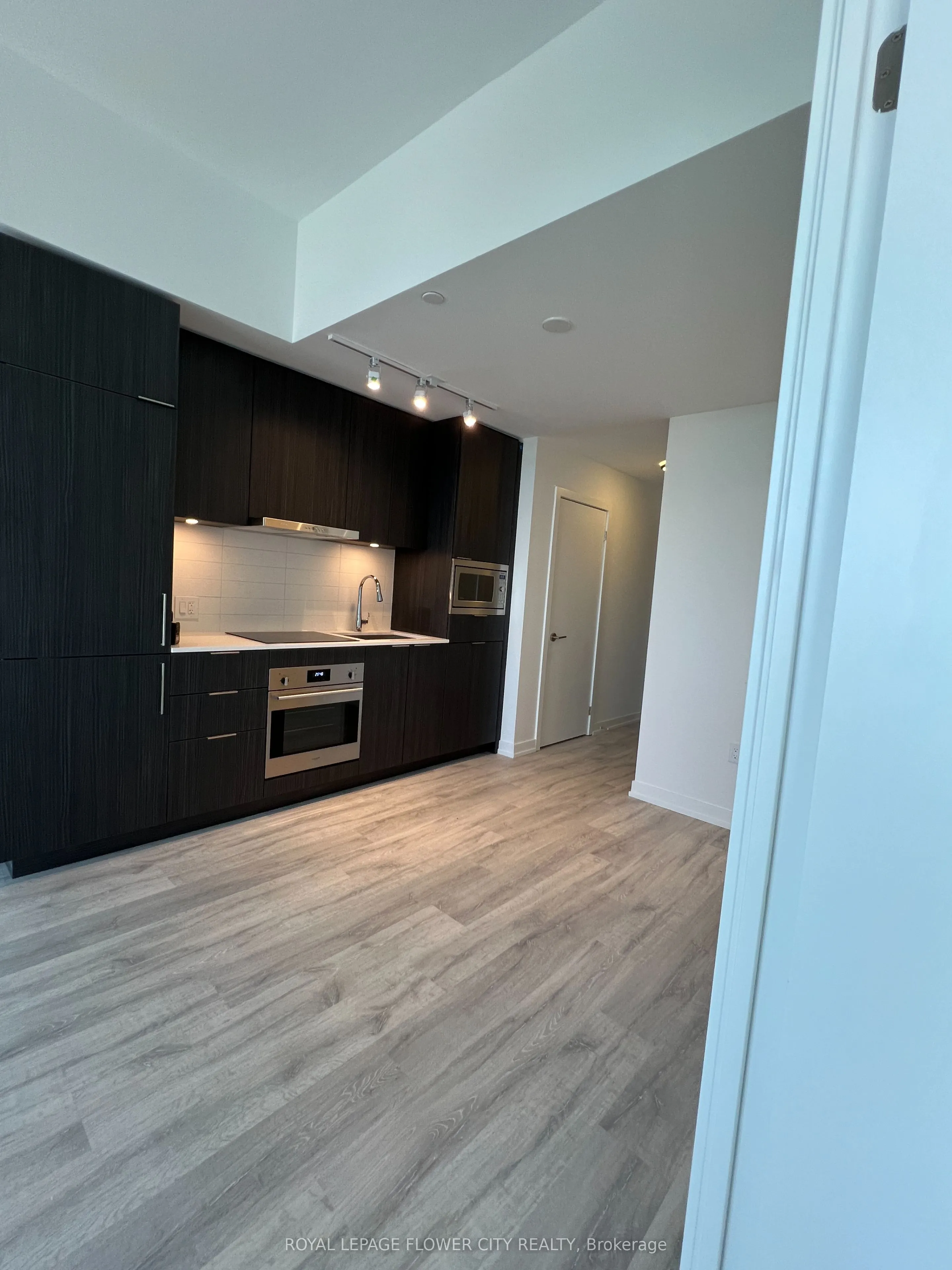 7 Golden Lion Heights #1112
