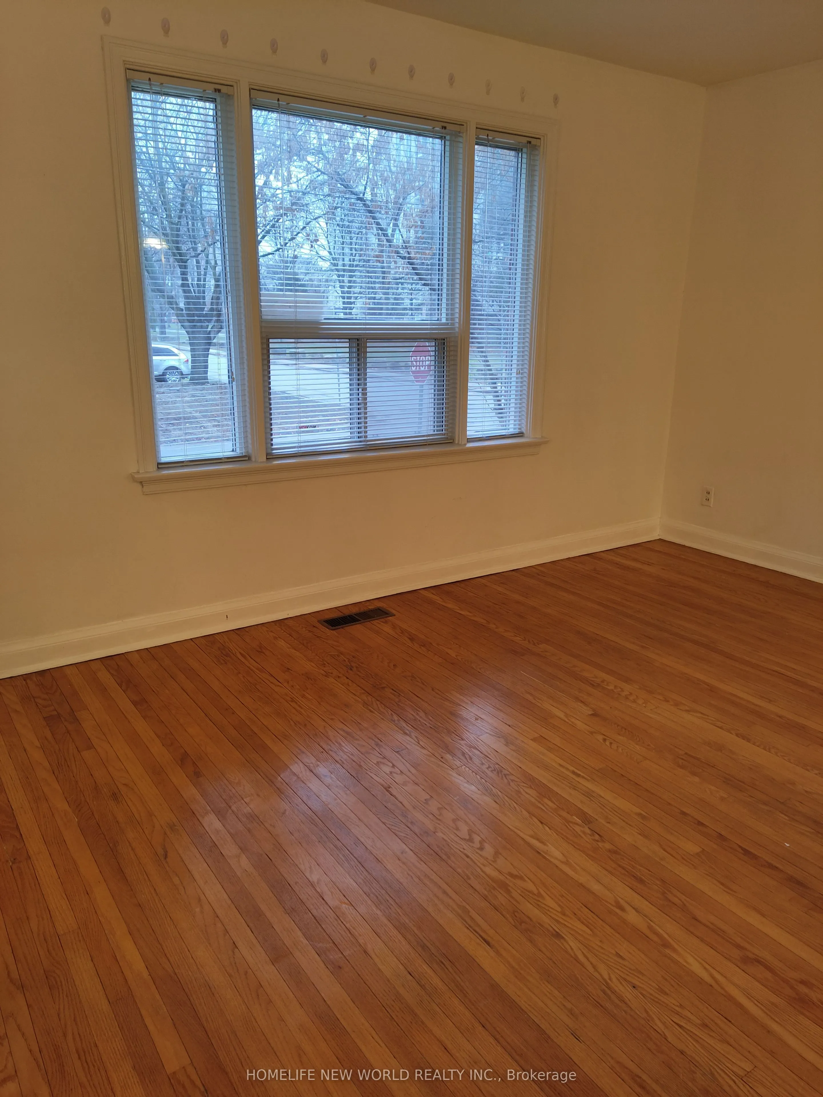 17 Bonnington Place #Gr, 2nd