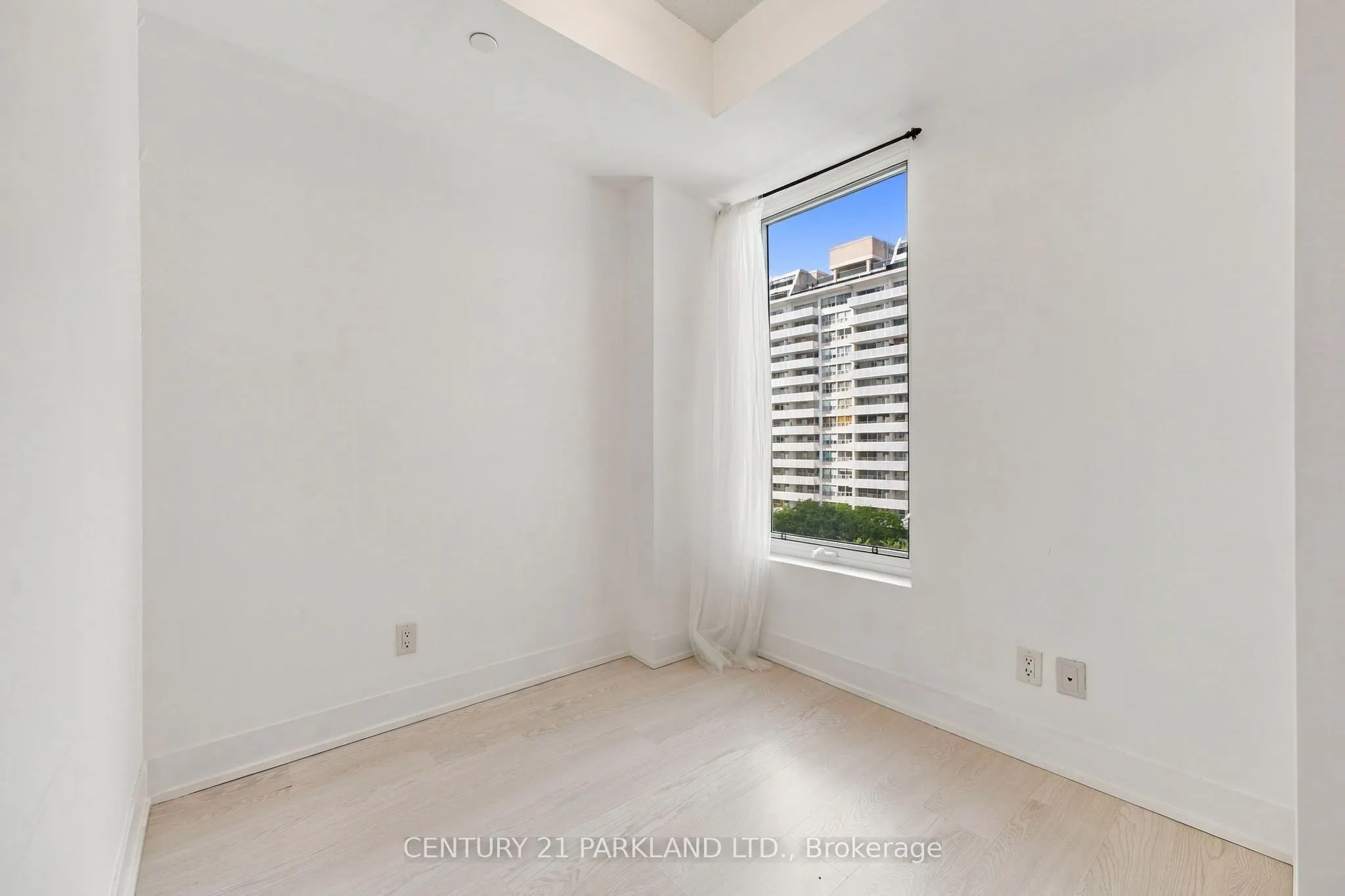 68 Merton Street #707