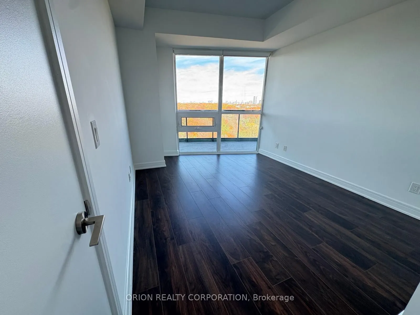 35 Brian Peck Crescent #1105