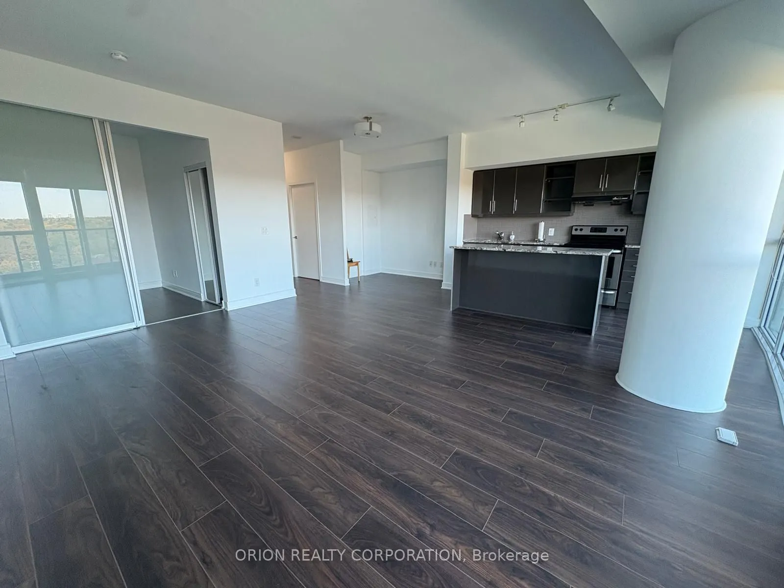 35 Brian Peck Crescent #1105